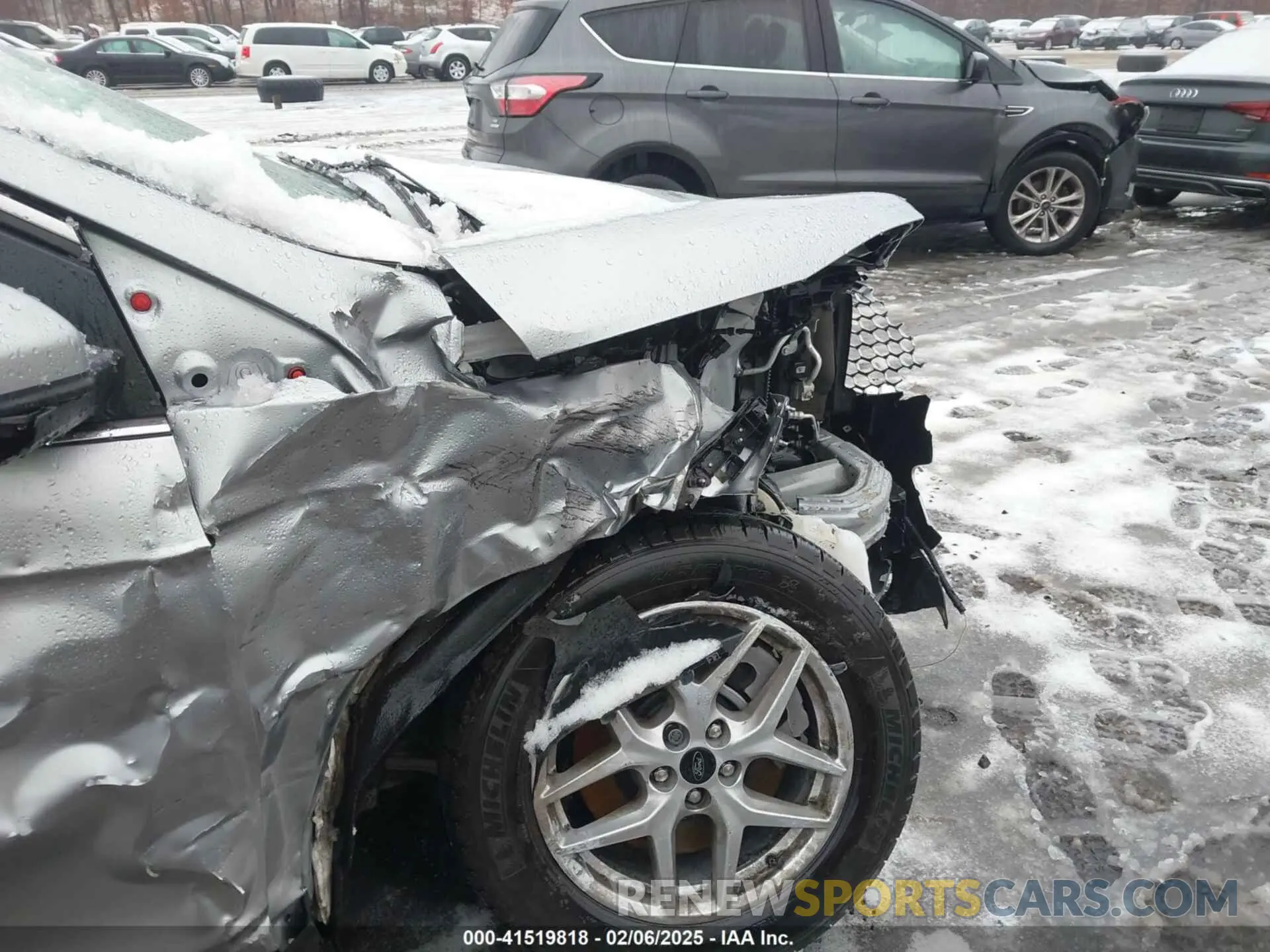 18 Photograph of a damaged car 2FMPK4J98RBB28362 FORD EDGE 2024