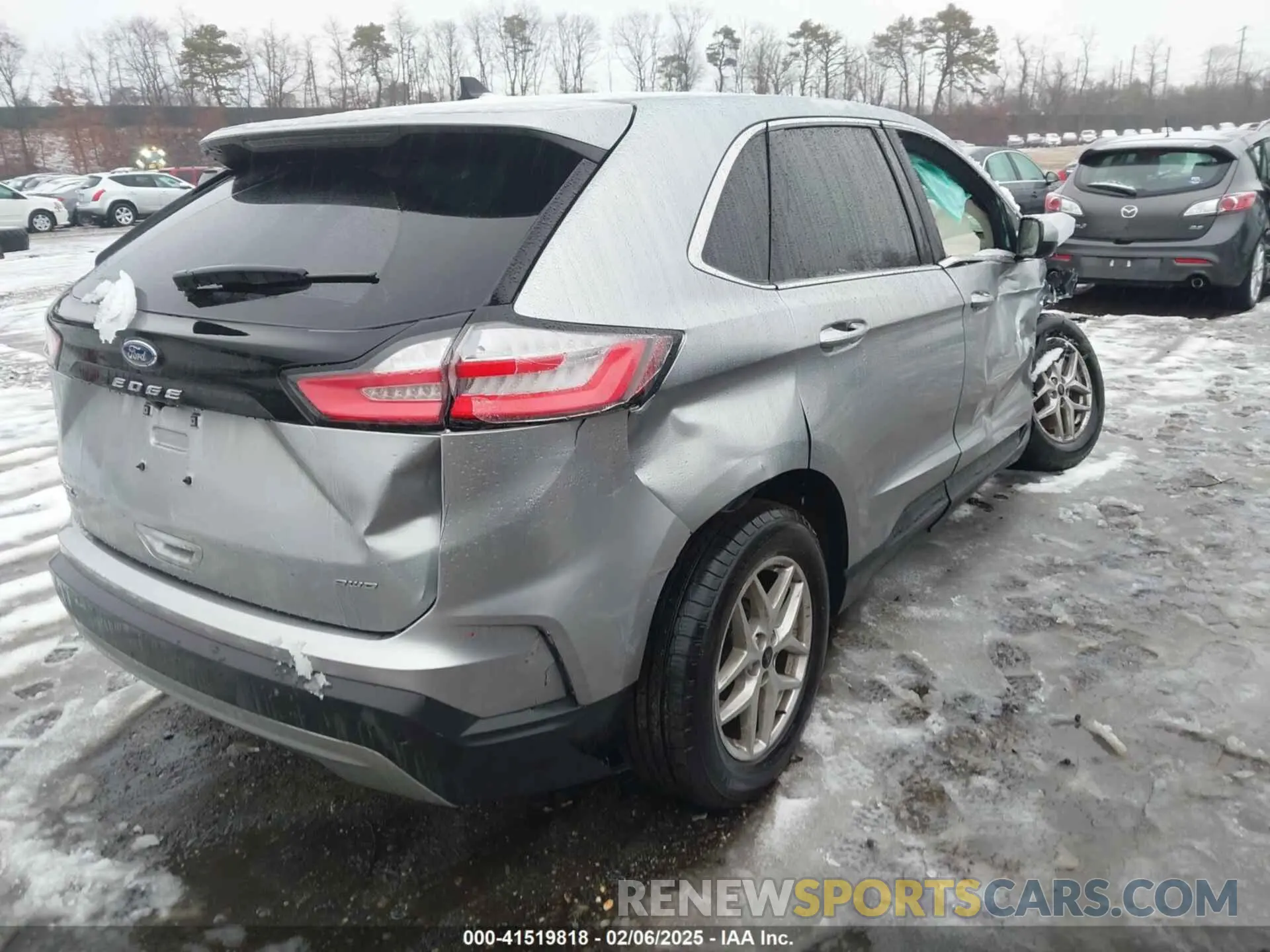 4 Photograph of a damaged car 2FMPK4J98RBB28362 FORD EDGE 2024