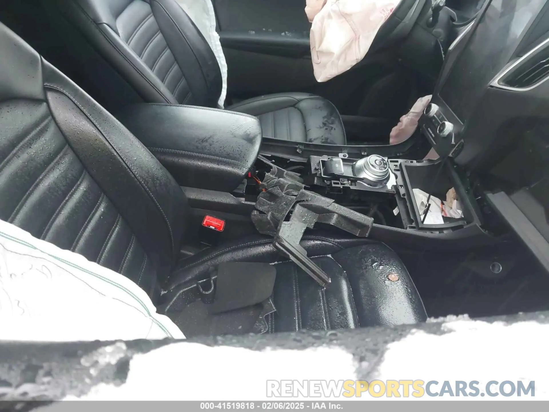 5 Photograph of a damaged car 2FMPK4J98RBB28362 FORD EDGE 2024