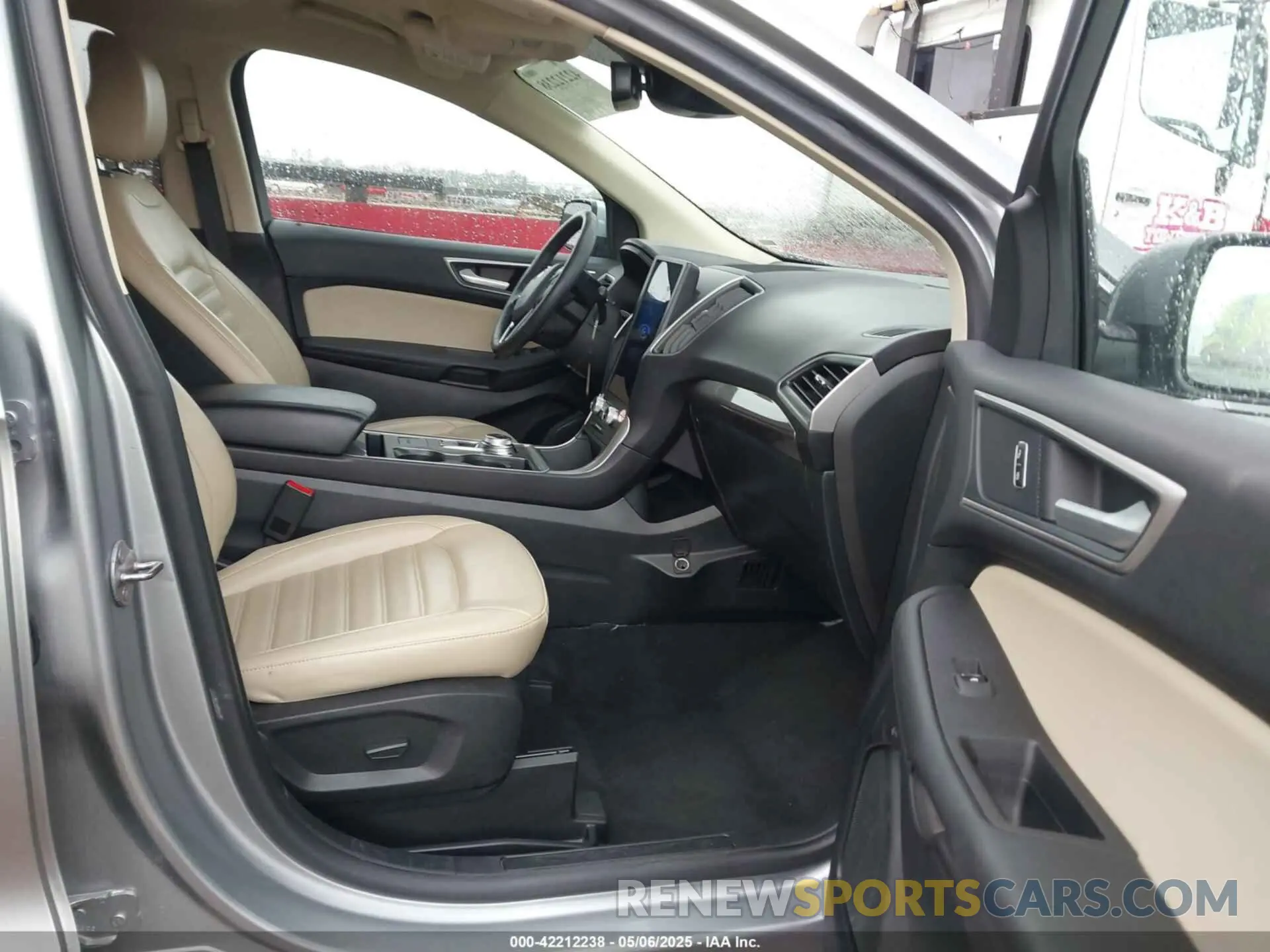 5 Photograph of a damaged car 2FMPK4J99RBA49668 FORD EDGE 2024