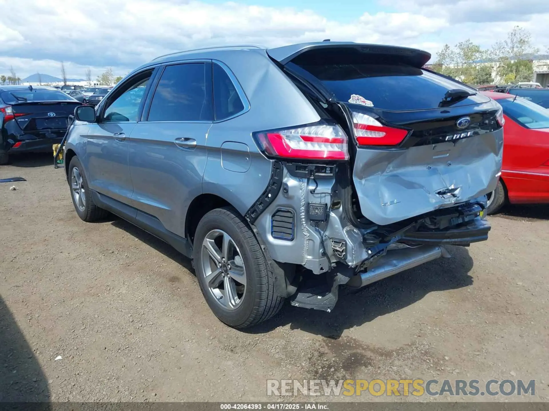 3 Фотография поврежденного автомобиля 2FMPK4J9XRBA43703 FORD EDGE 2024