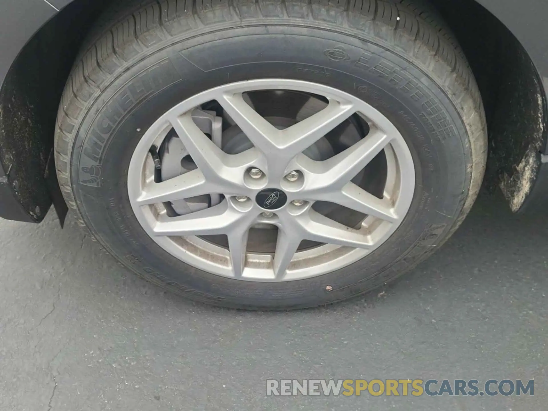 19 Photograph of a damaged car 2FMPK4J9XRBA51820 FORD EDGE 2024