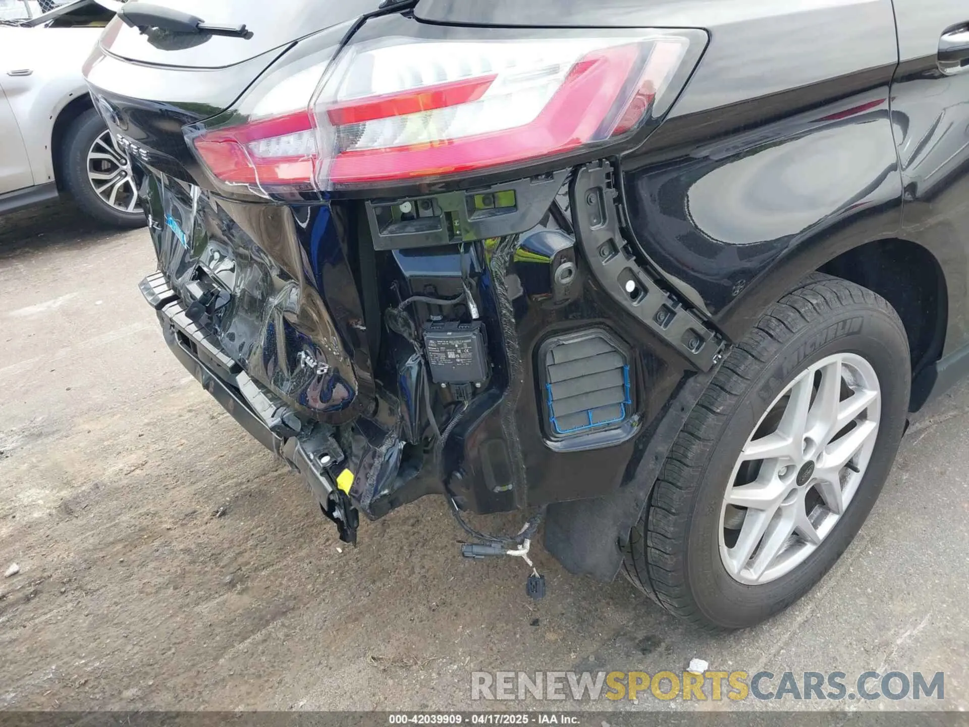 18 Фотография поврежденного автомобиля 2FMPK4J9XRBA70500 FORD EDGE 2024