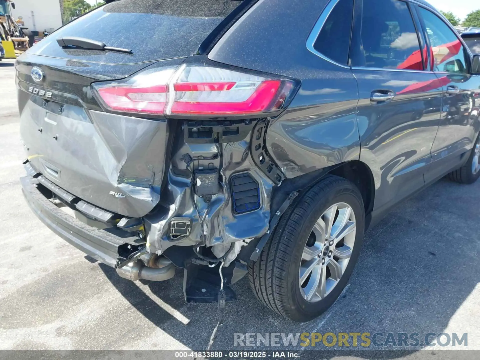 6 Photograph of a damaged car 2FMPK4K96RBA89544 FORD EDGE 2024
