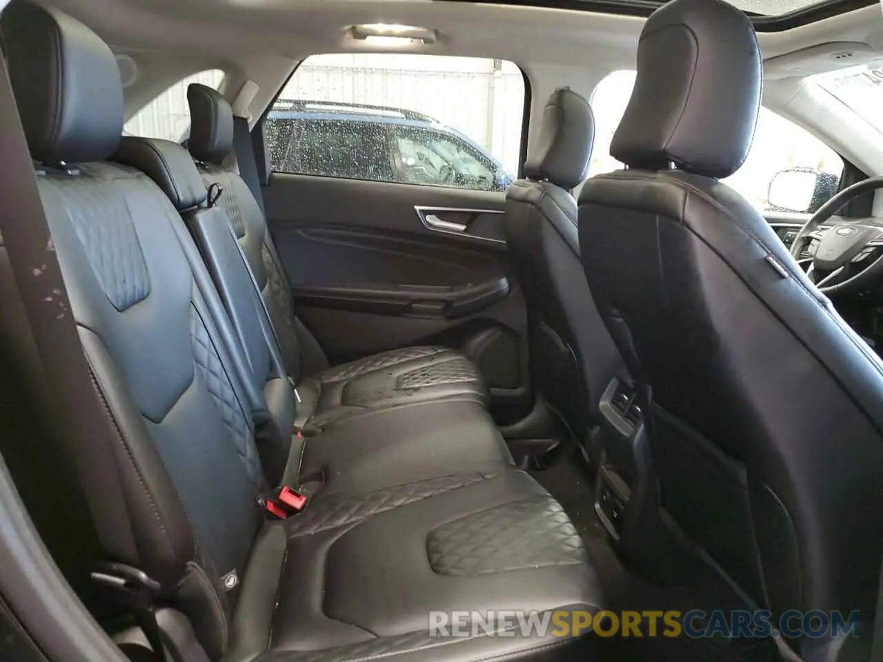 11 Photograph of a damaged car 2FMPK4K99RBA75962 FORD EDGE 2024