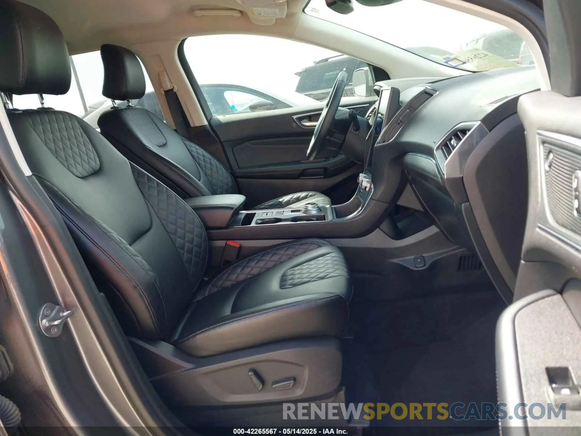 5 Photograph of a damaged car 2FMPK4K9XRBA47278 FORD EDGE 2024