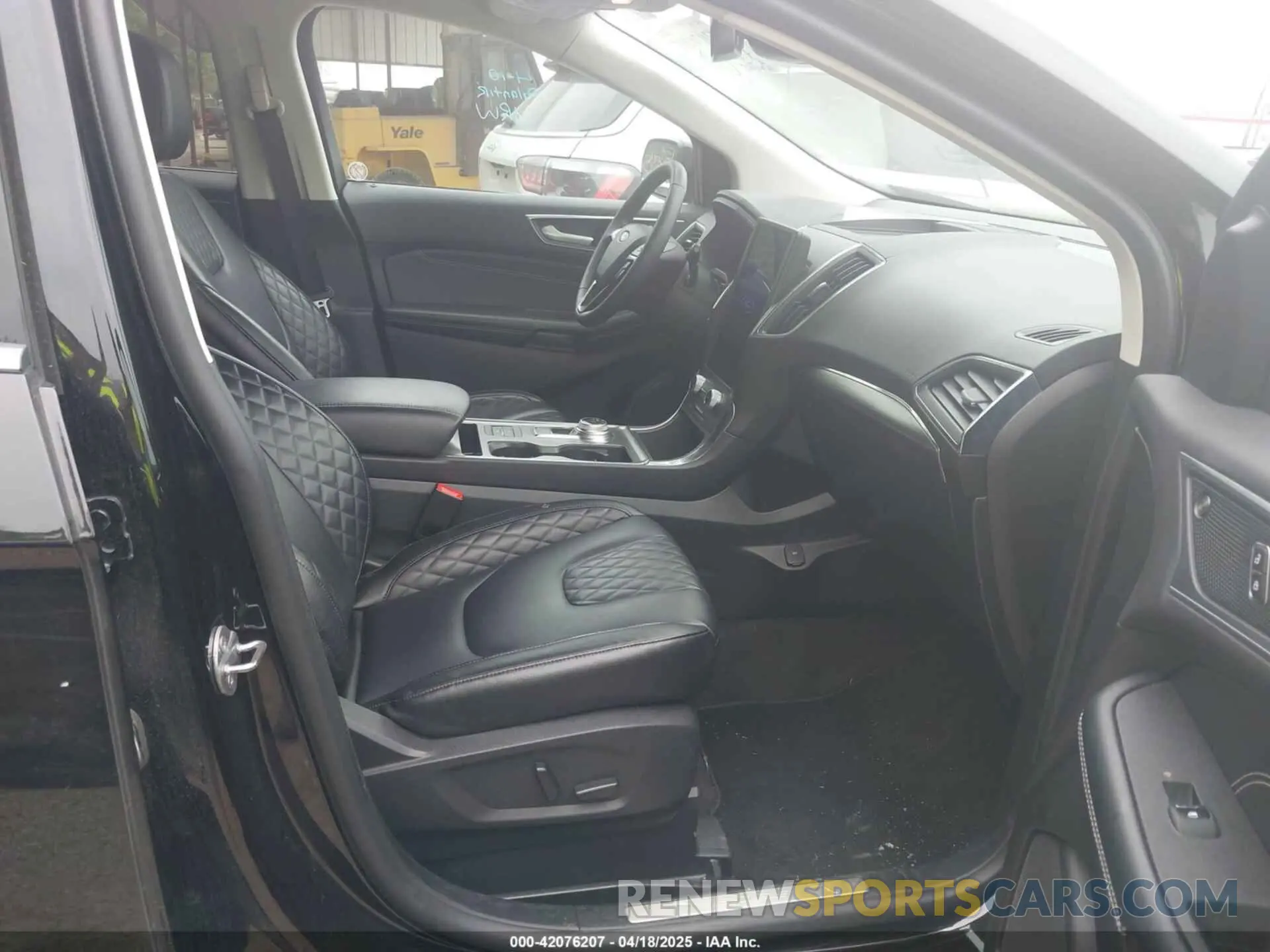 5 Photograph of a damaged car 2FMPK4K9XRBA90034 FORD EDGE 2024