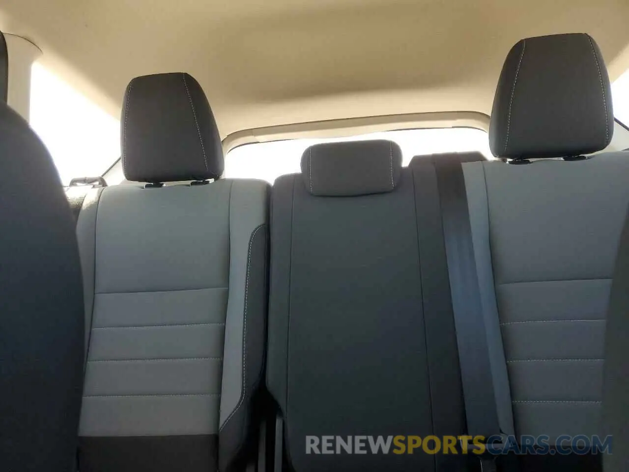 10 Photograph of a damaged car 1FMCU0F70KUB84580 FORD ESCAPE 2019