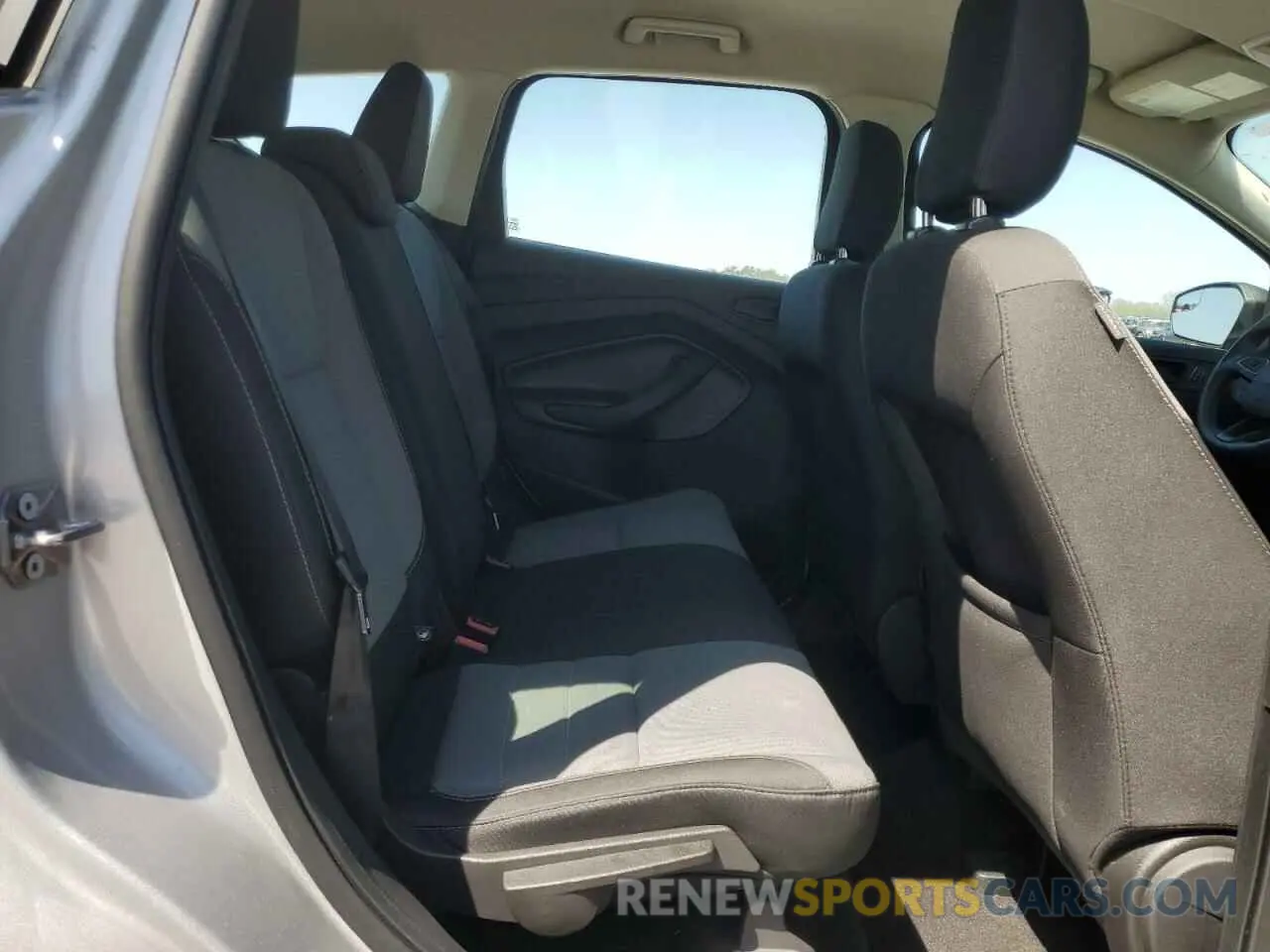 11 Photograph of a damaged car 1FMCU0F70KUB84580 FORD ESCAPE 2019