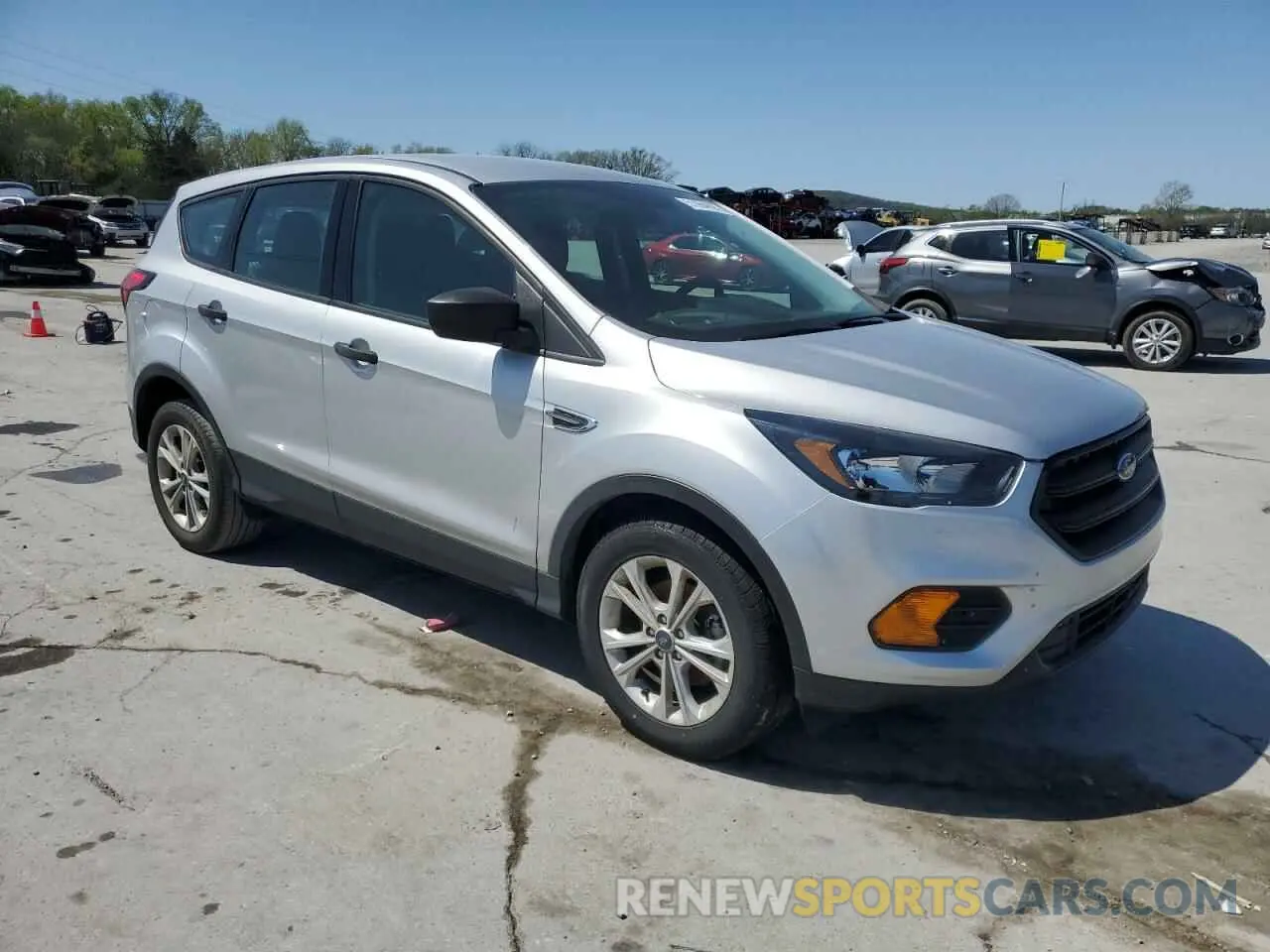 4 Photograph of a damaged car 1FMCU0F70KUB84580 FORD ESCAPE 2019