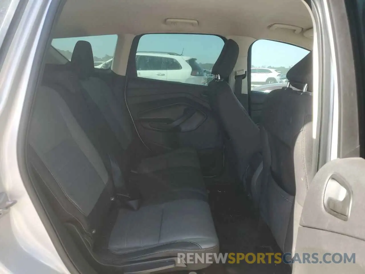 11 Photograph of a damaged car 1FMCU0F70KUC03130 FORD ESCAPE 2019