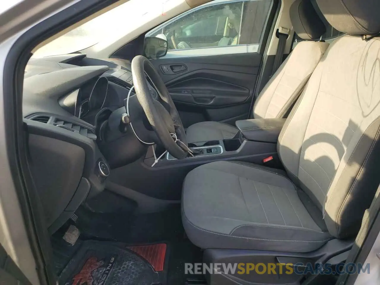 7 Photograph of a damaged car 1FMCU0F70KUC03130 FORD ESCAPE 2019