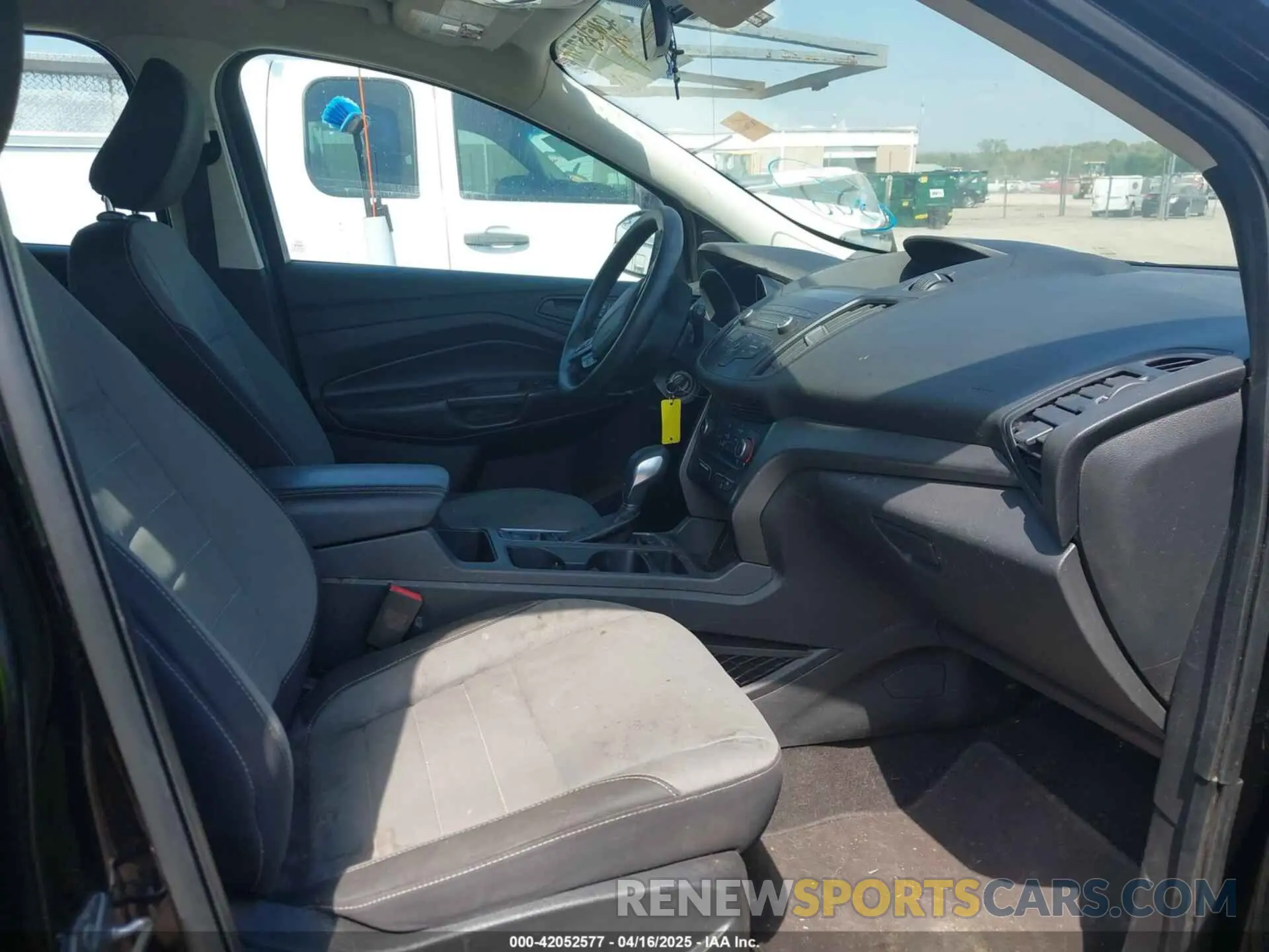 5 Фотография поврежденного автомобиля 1FMCU0F71KUA63170 FORD ESCAPE 2019