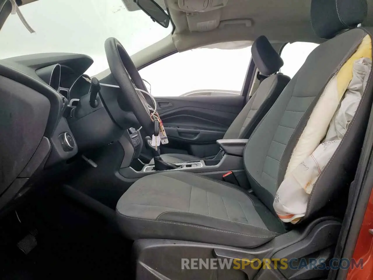 7 Фотография поврежденного автомобиля 1FMCU0F71KUA99182 FORD ESCAPE 2019