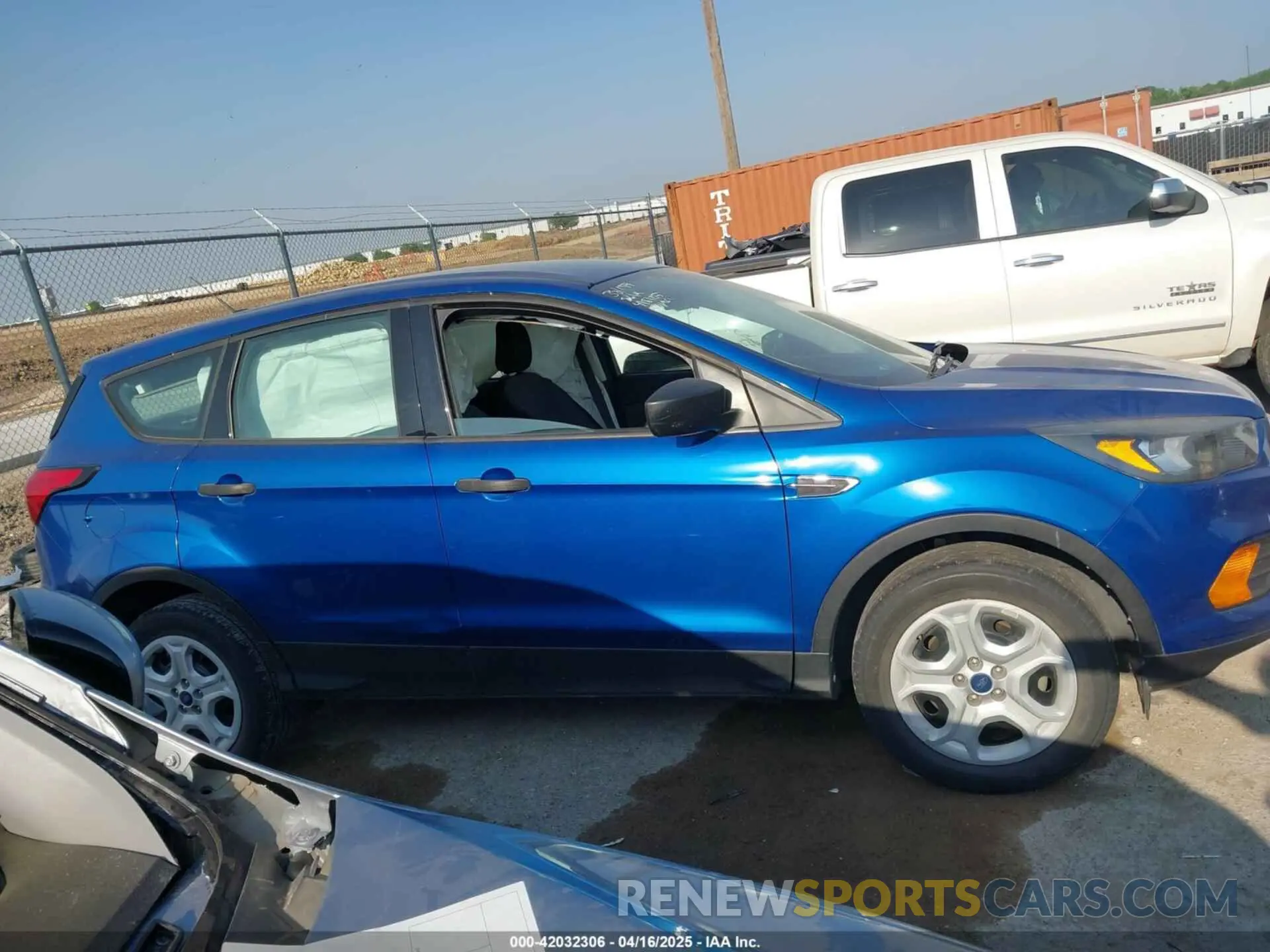 13 Фотография поврежденного автомобиля 1FMCU0F71KUB21083 FORD ESCAPE 2019