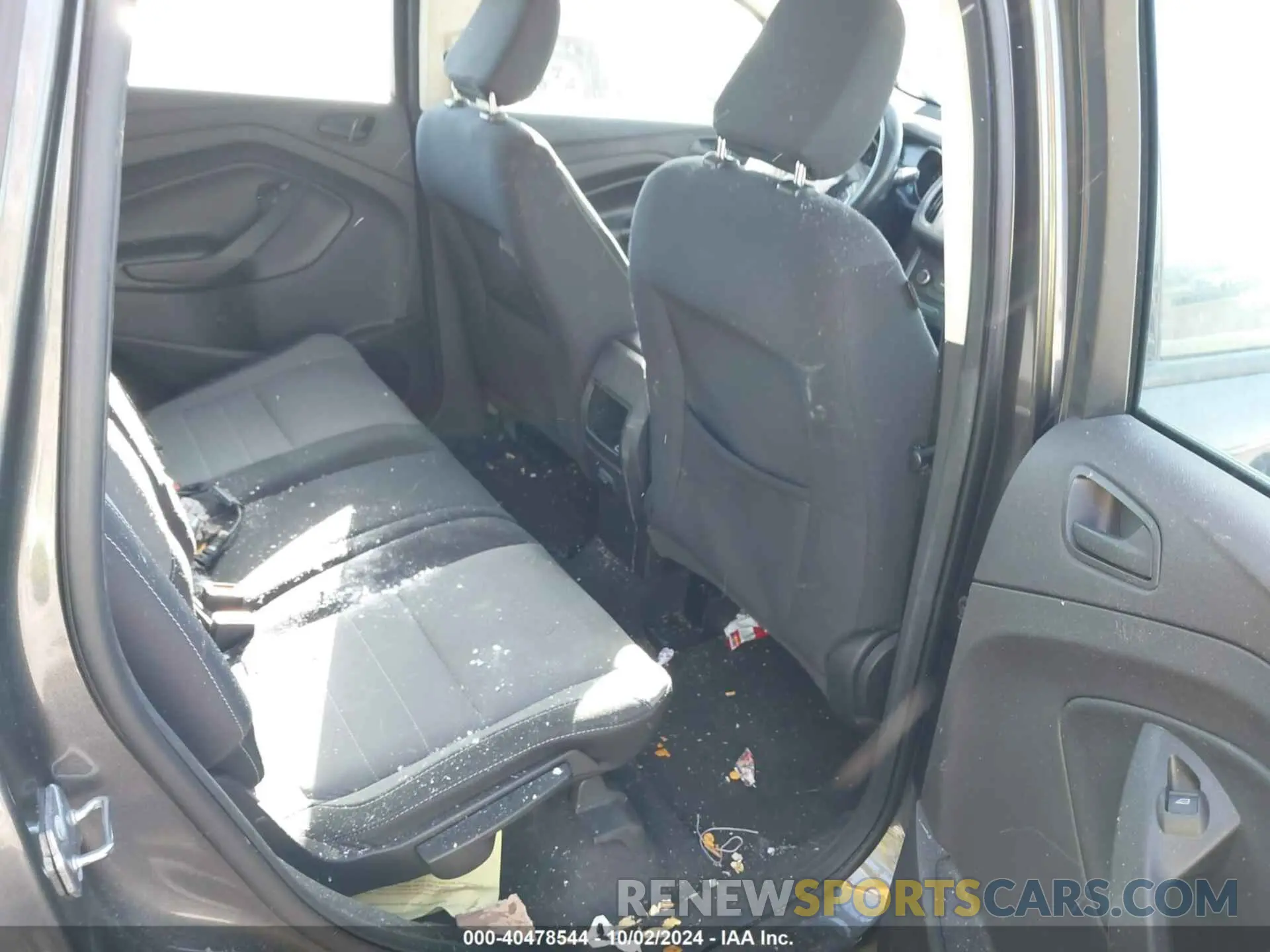 8 Photograph of a damaged car 1FMCU0F72KUA51996 FORD ESCAPE 2019