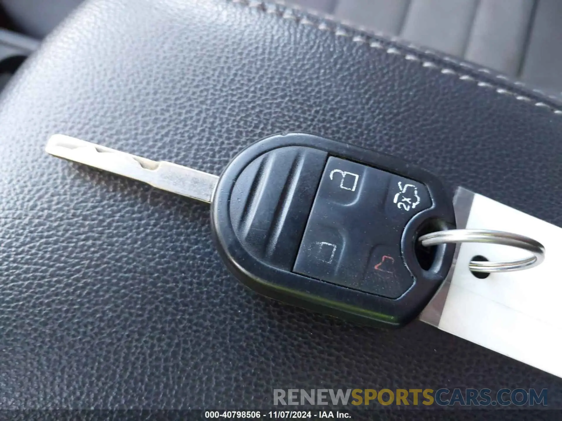 11 Photograph of a damaged car 1FMCU0F72KUB05801 FORD ESCAPE 2019
