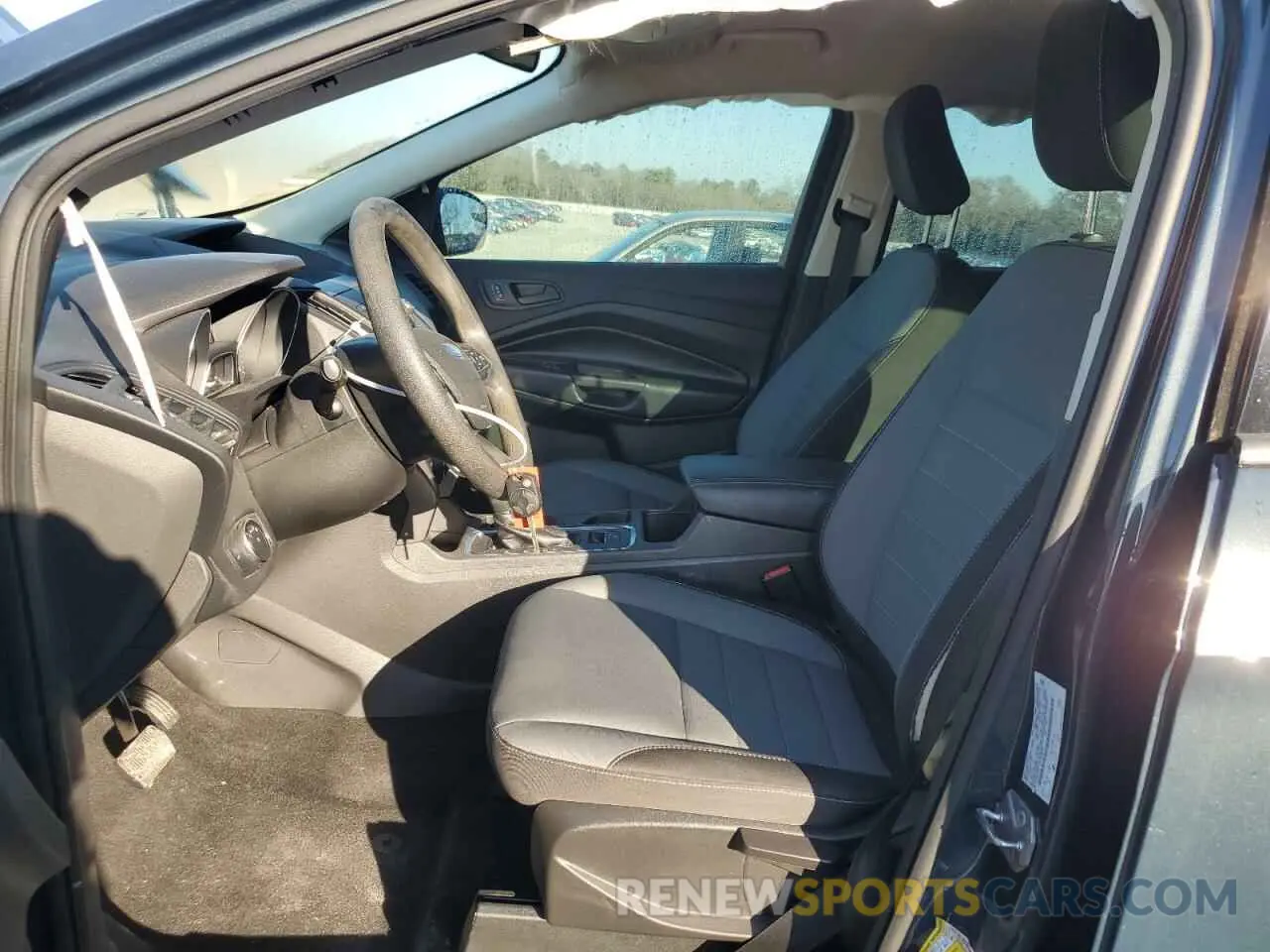 7 Фотография поврежденного автомобиля 1FMCU0F72KUB45800 FORD ESCAPE 2019
