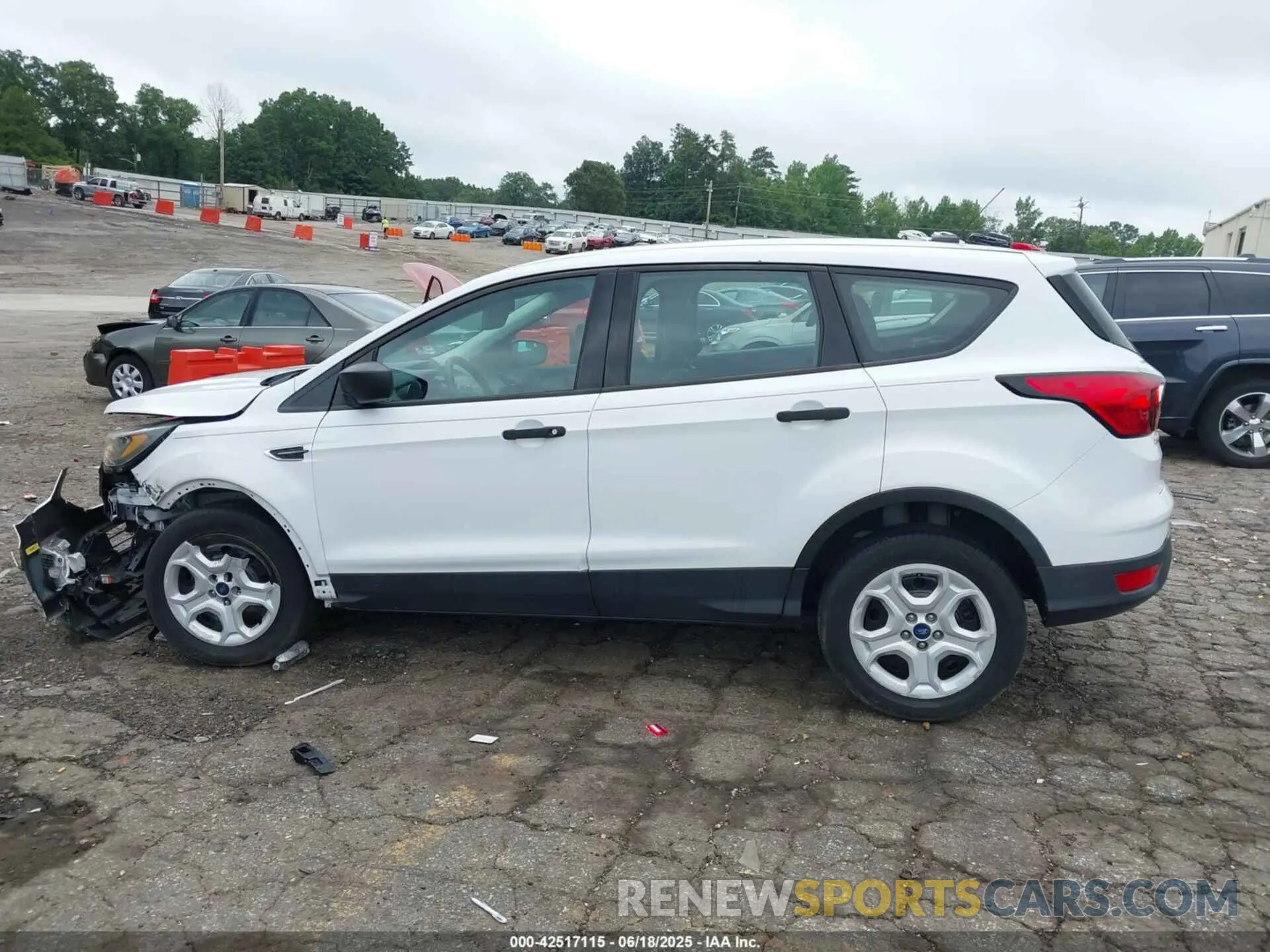 14 Photograph of a damaged car 1FMCU0F73KUA30333 FORD ESCAPE 2019