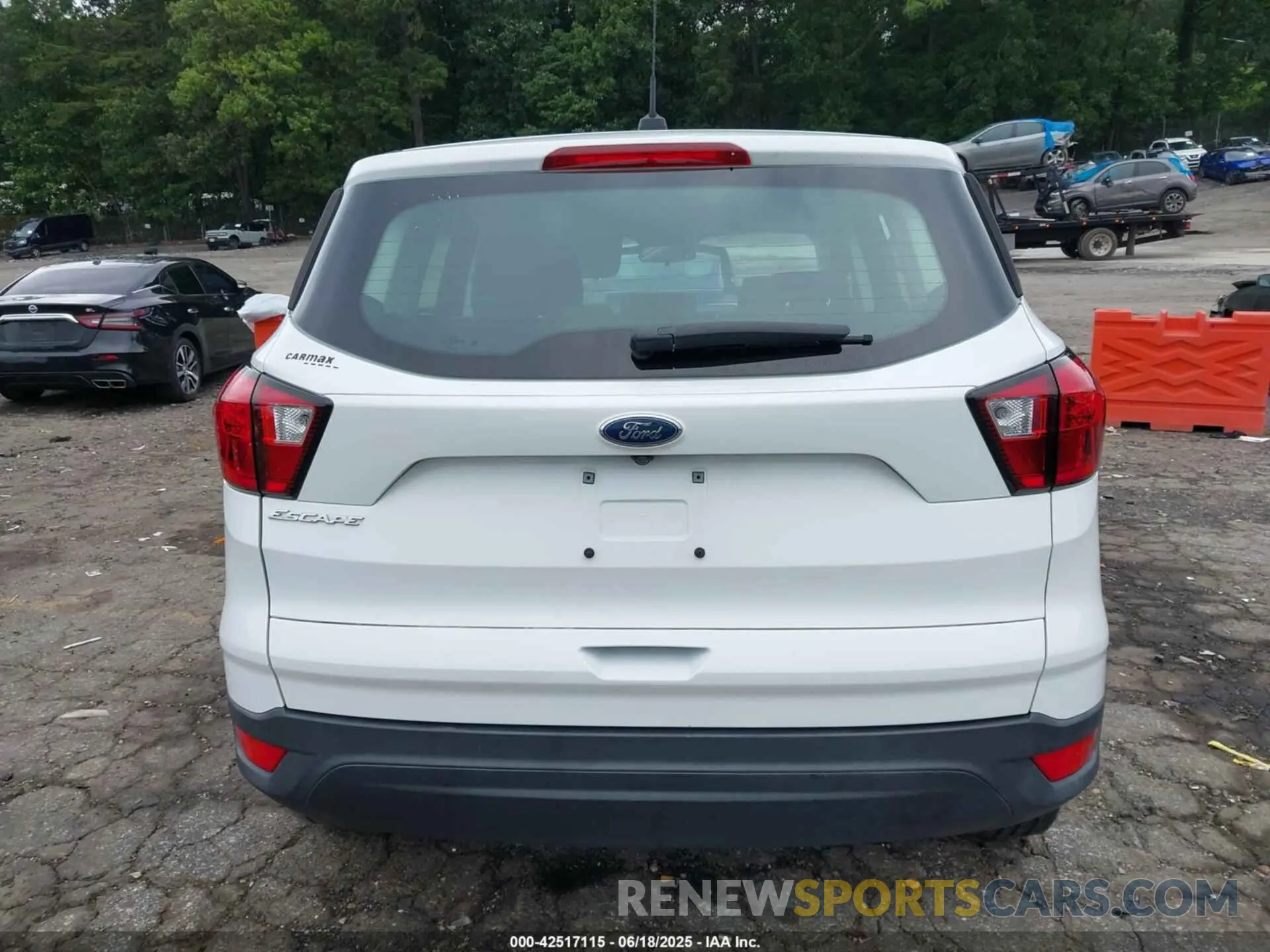 16 Photograph of a damaged car 1FMCU0F73KUA30333 FORD ESCAPE 2019