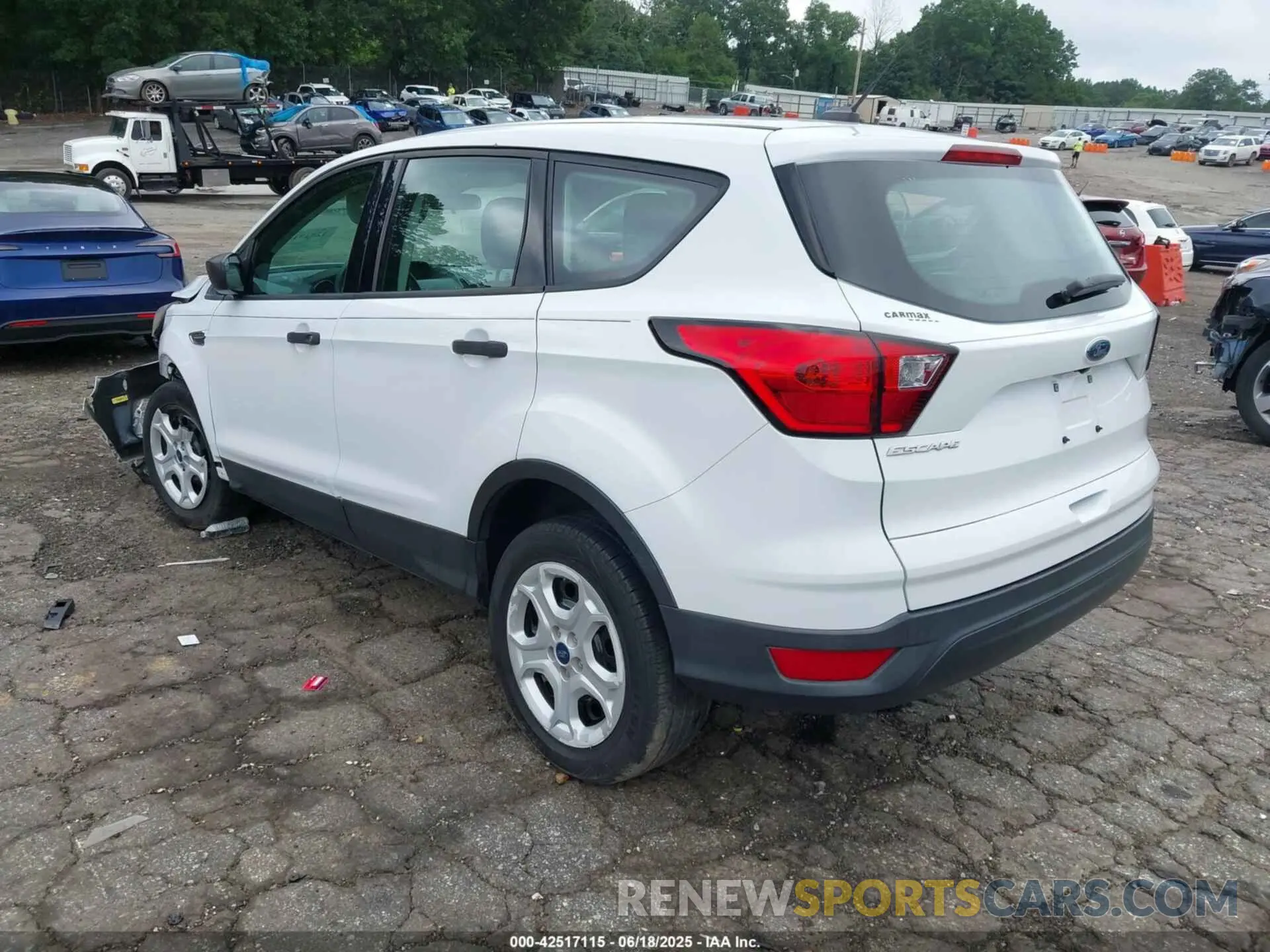 3 Photograph of a damaged car 1FMCU0F73KUA30333 FORD ESCAPE 2019