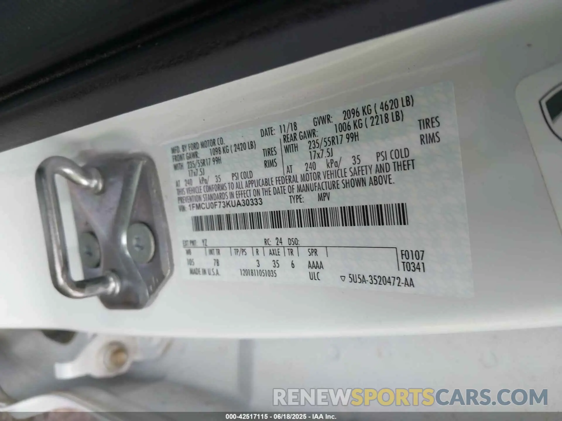 9 Photograph of a damaged car 1FMCU0F73KUA30333 FORD ESCAPE 2019