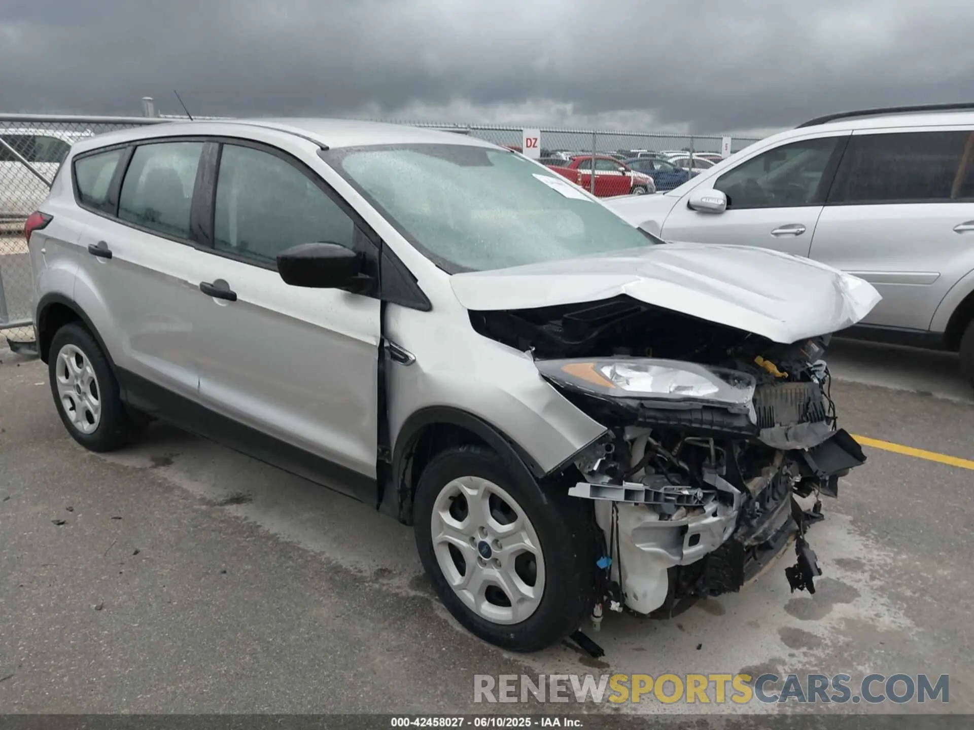1 Photograph of a damaged car 1FMCU0F73KUB26236 FORD ESCAPE 2019