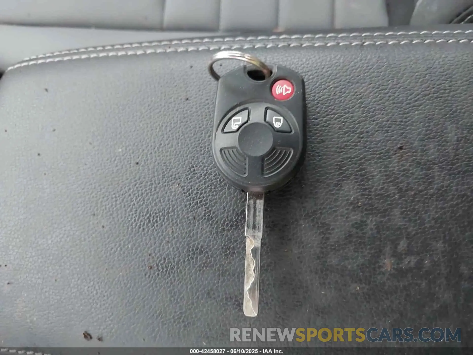 11 Photograph of a damaged car 1FMCU0F73KUB26236 FORD ESCAPE 2019