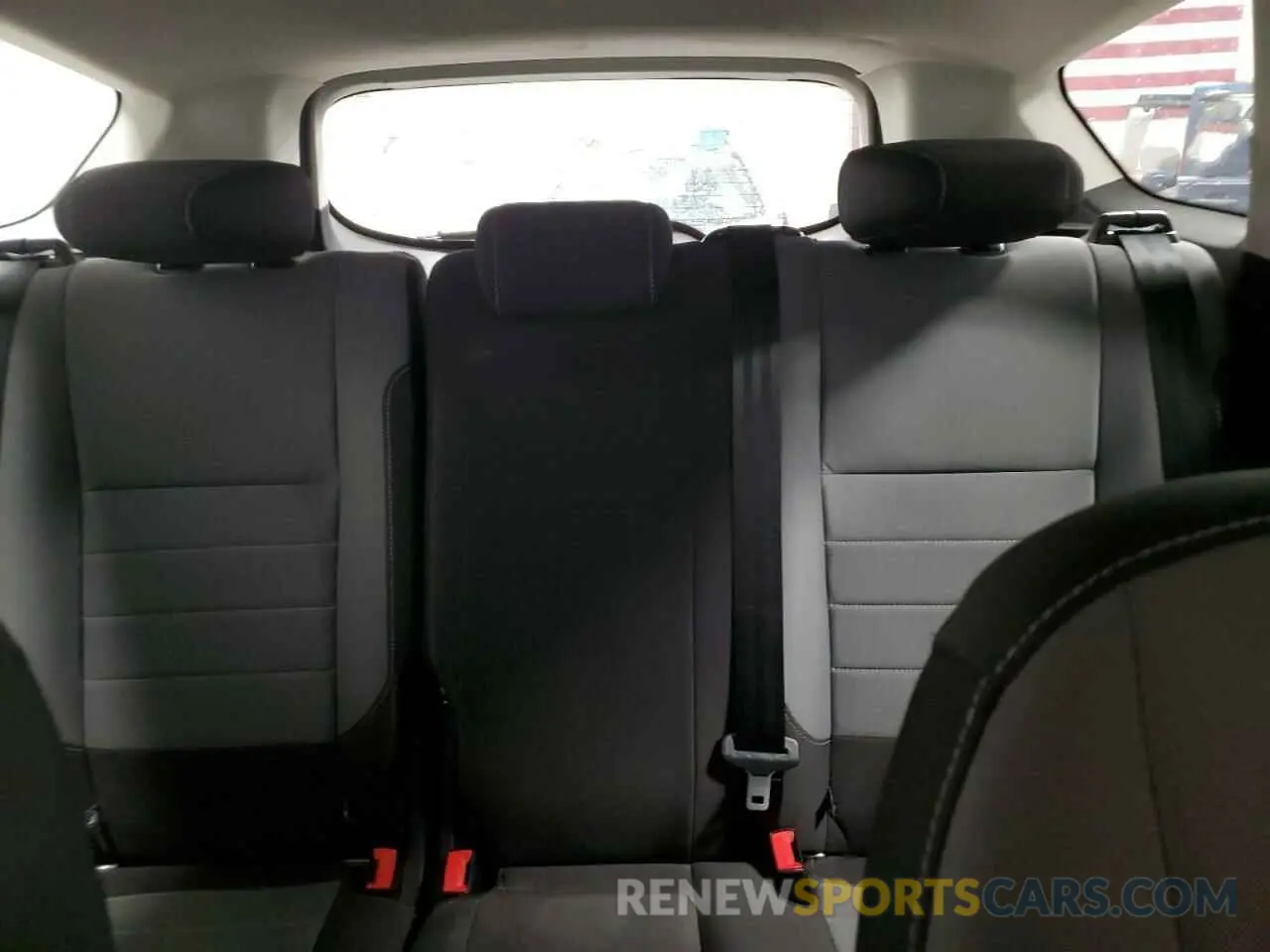 10 Photograph of a damaged car 1FMCU0F73KUB73587 FORD ESCAPE 2019