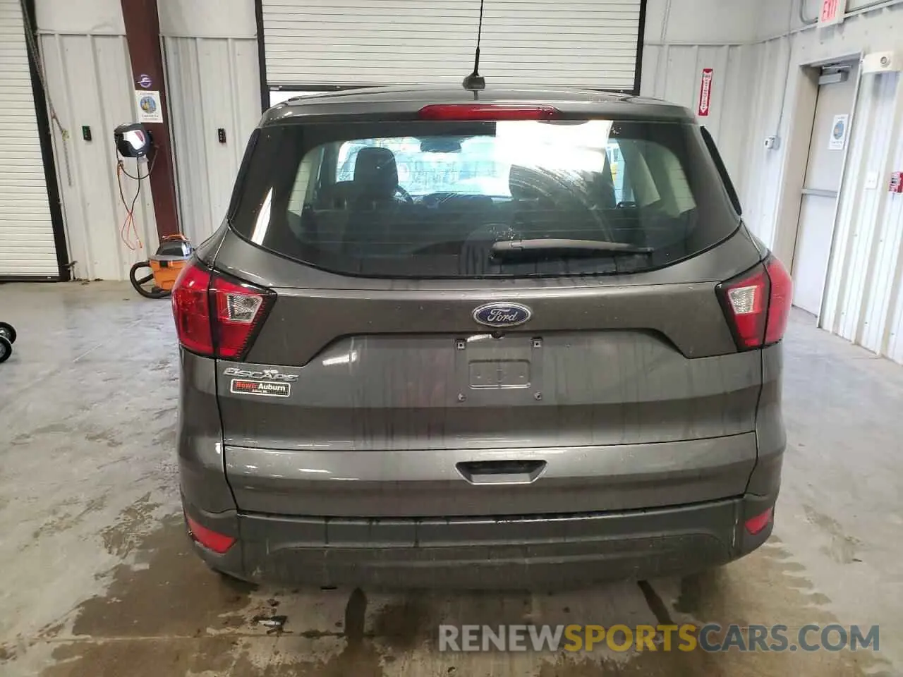 6 Photograph of a damaged car 1FMCU0F73KUB73587 FORD ESCAPE 2019