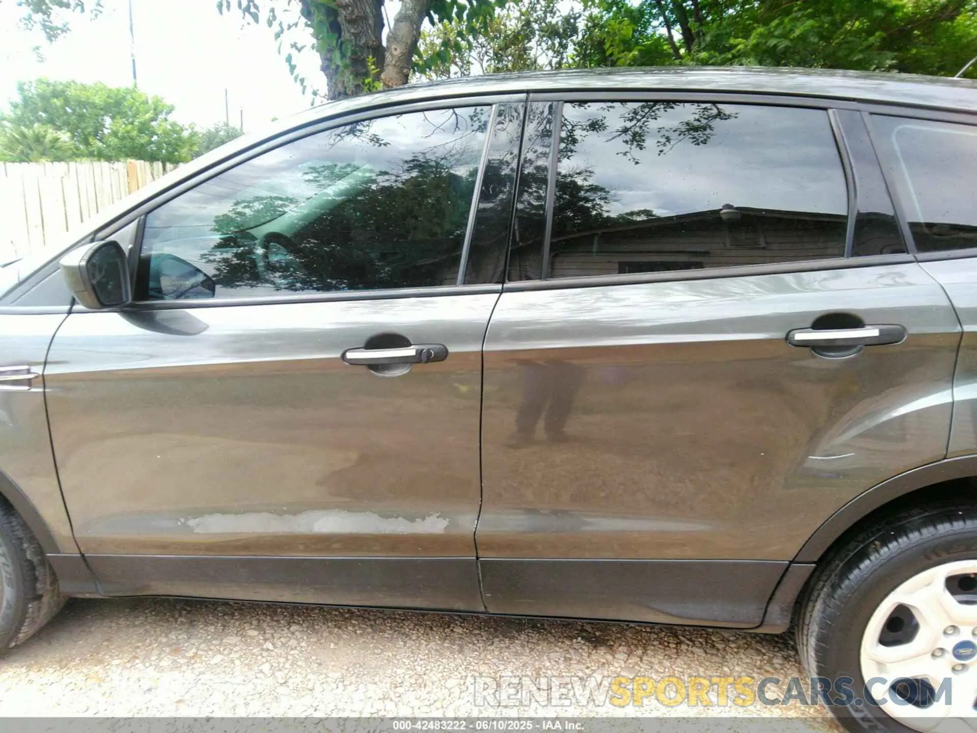 14 Photograph of a damaged car 1FMCU0F73KUC25400 FORD ESCAPE 2019