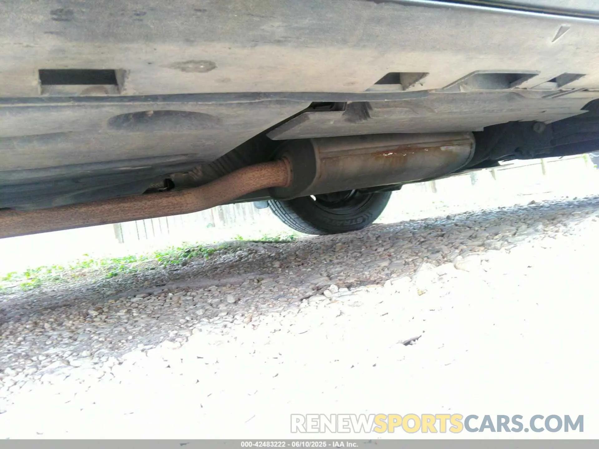 19 Photograph of a damaged car 1FMCU0F73KUC25400 FORD ESCAPE 2019