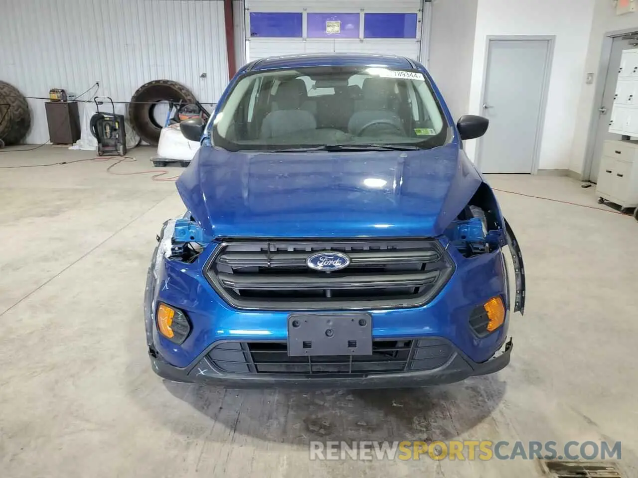 5 Photograph of a damaged car 1FMCU0F73KUC57196 FORD ESCAPE 2019