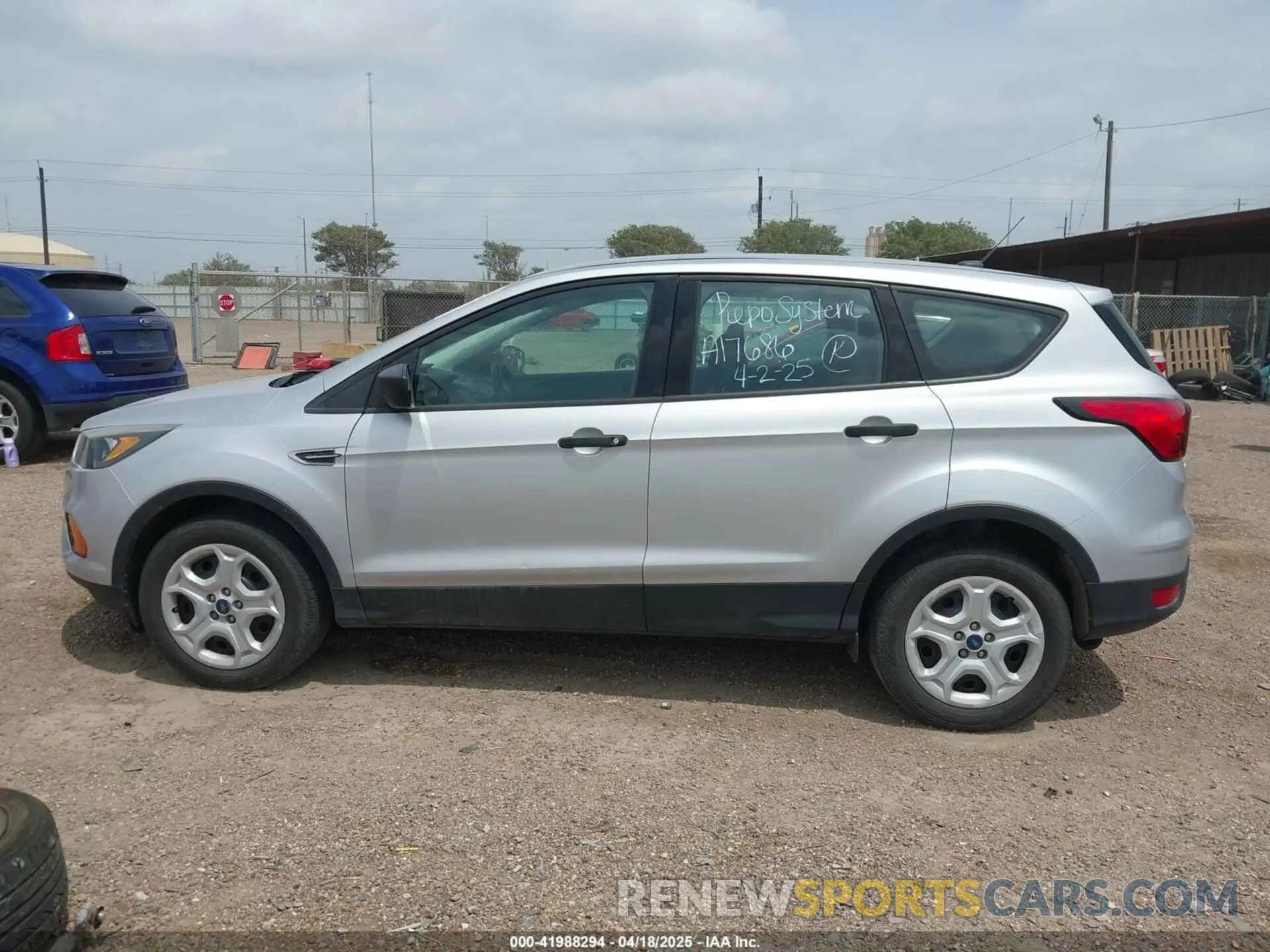 14 Фотография поврежденного автомобиля 1FMCU0F74KUA17686 FORD ESCAPE 2019
