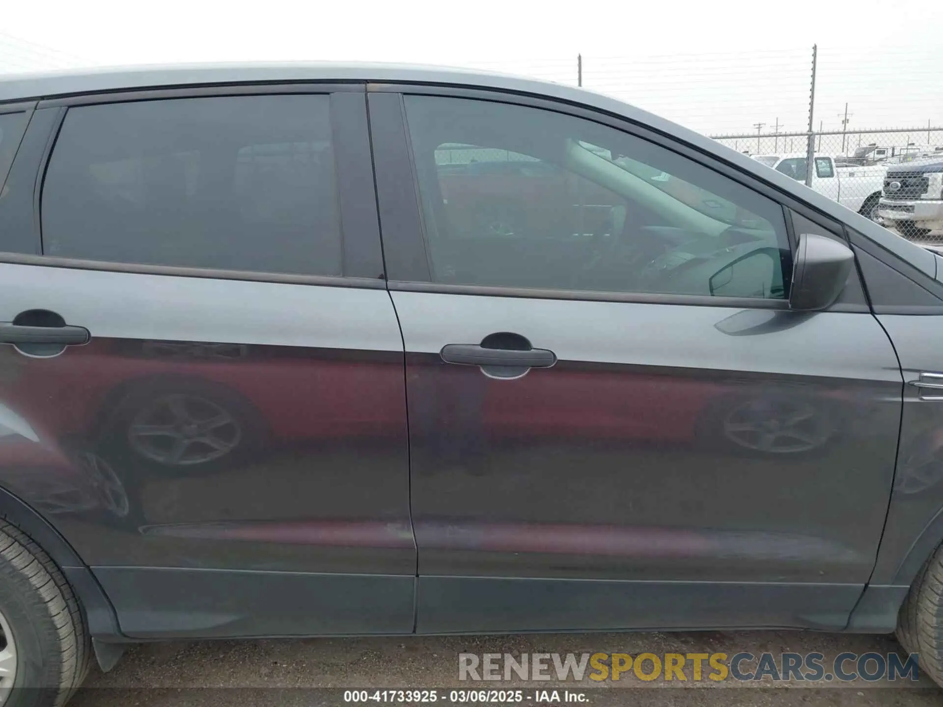 13 Фотография поврежденного автомобиля 1FMCU0F74KUB26214 FORD ESCAPE 2019