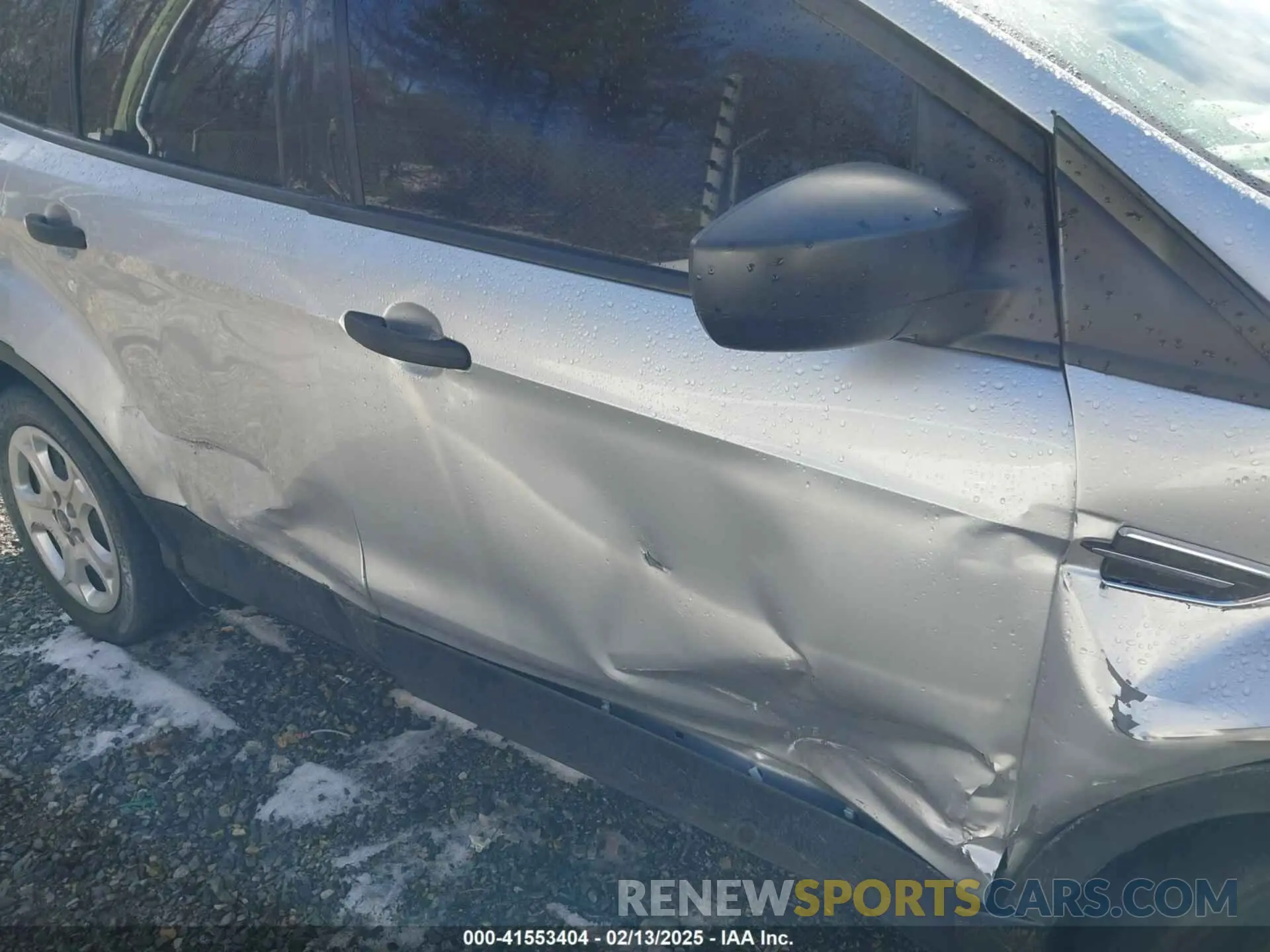18 Photograph of a damaged car 1FMCU0F74KUB45314 FORD ESCAPE 2019