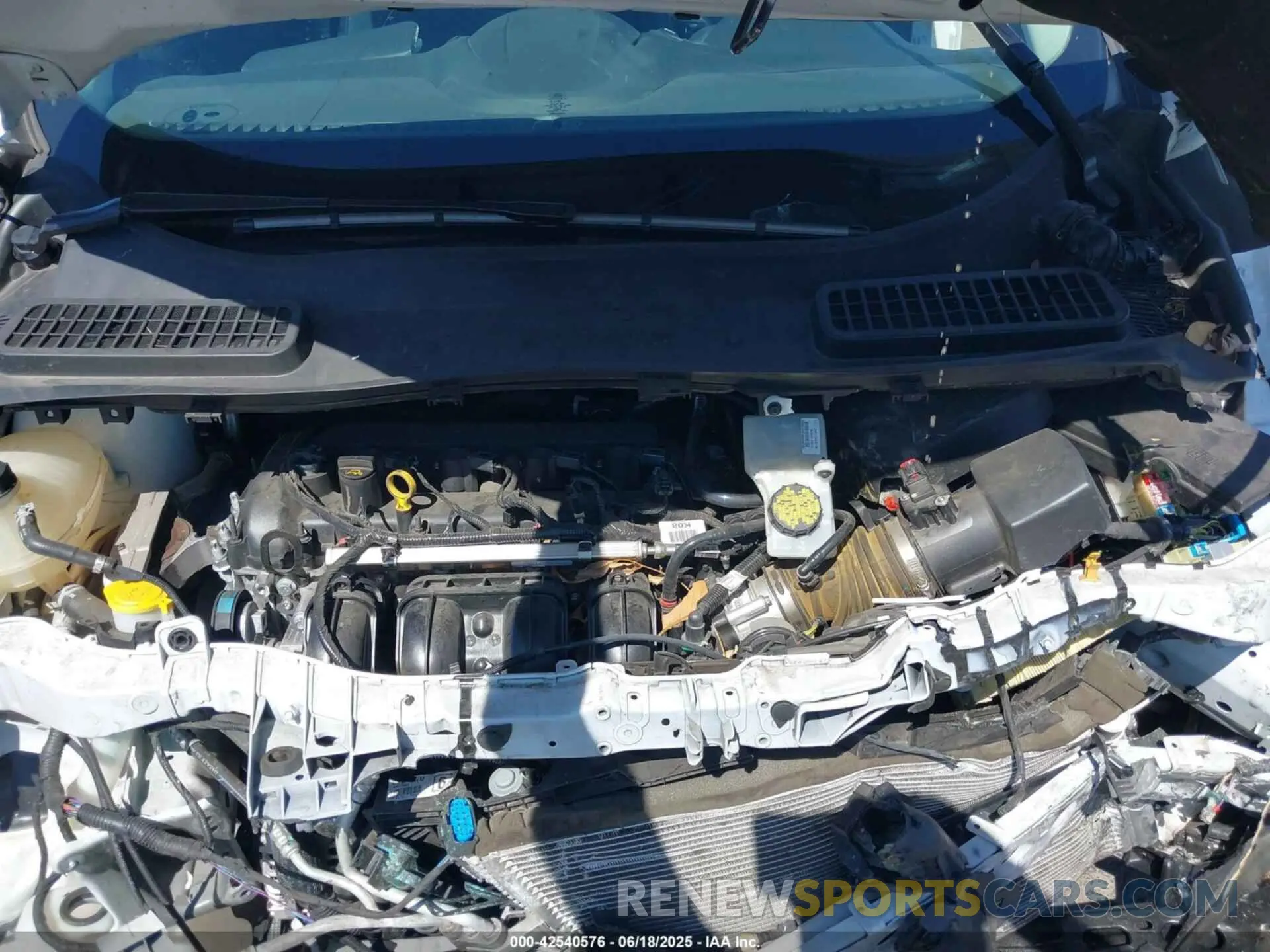 10 Photograph of a damaged car 1FMCU0F74KUB63022 FORD ESCAPE 2019