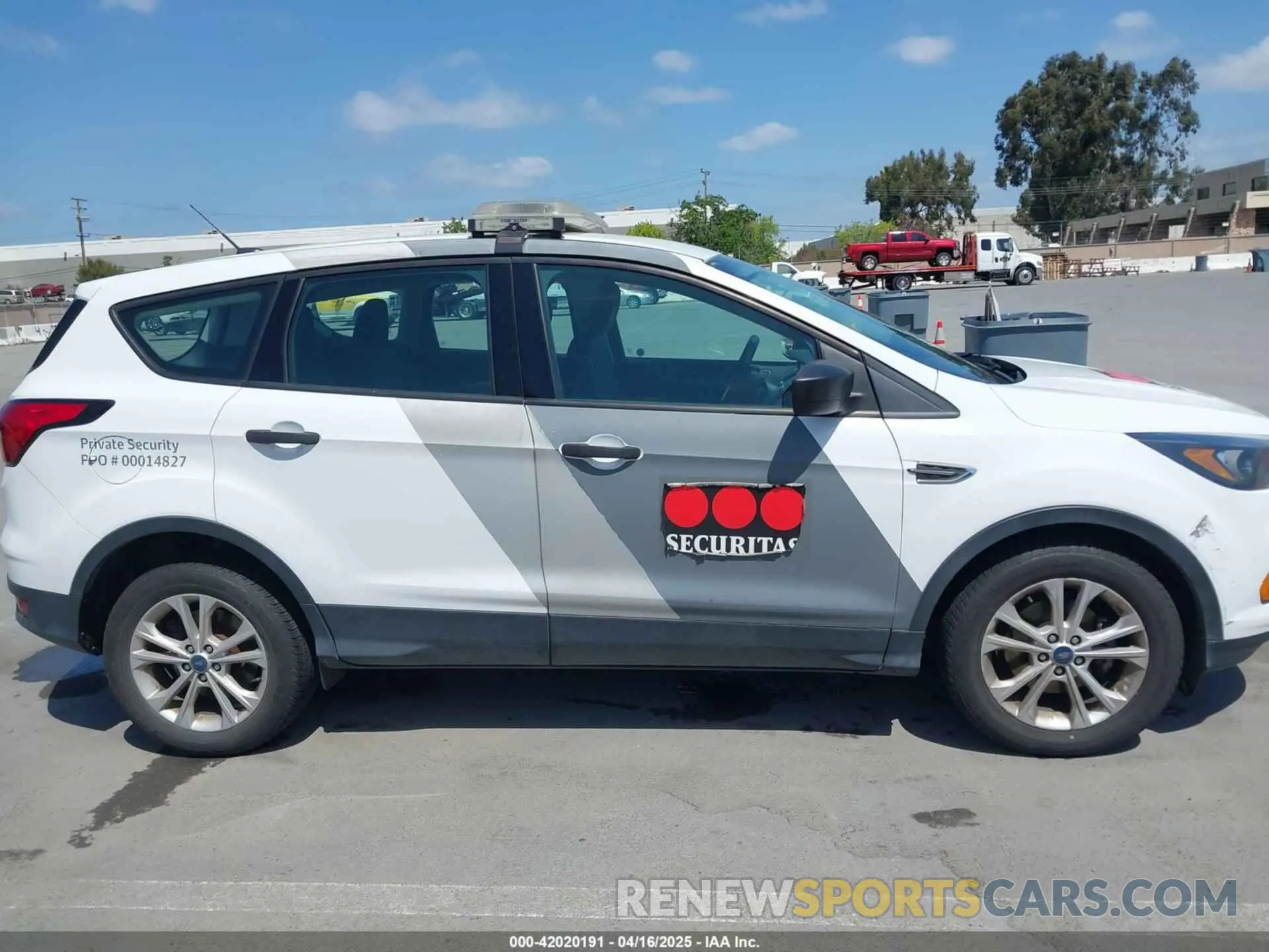 13 Фотография поврежденного автомобиля 1FMCU0F75KUA72308 FORD ESCAPE 2019