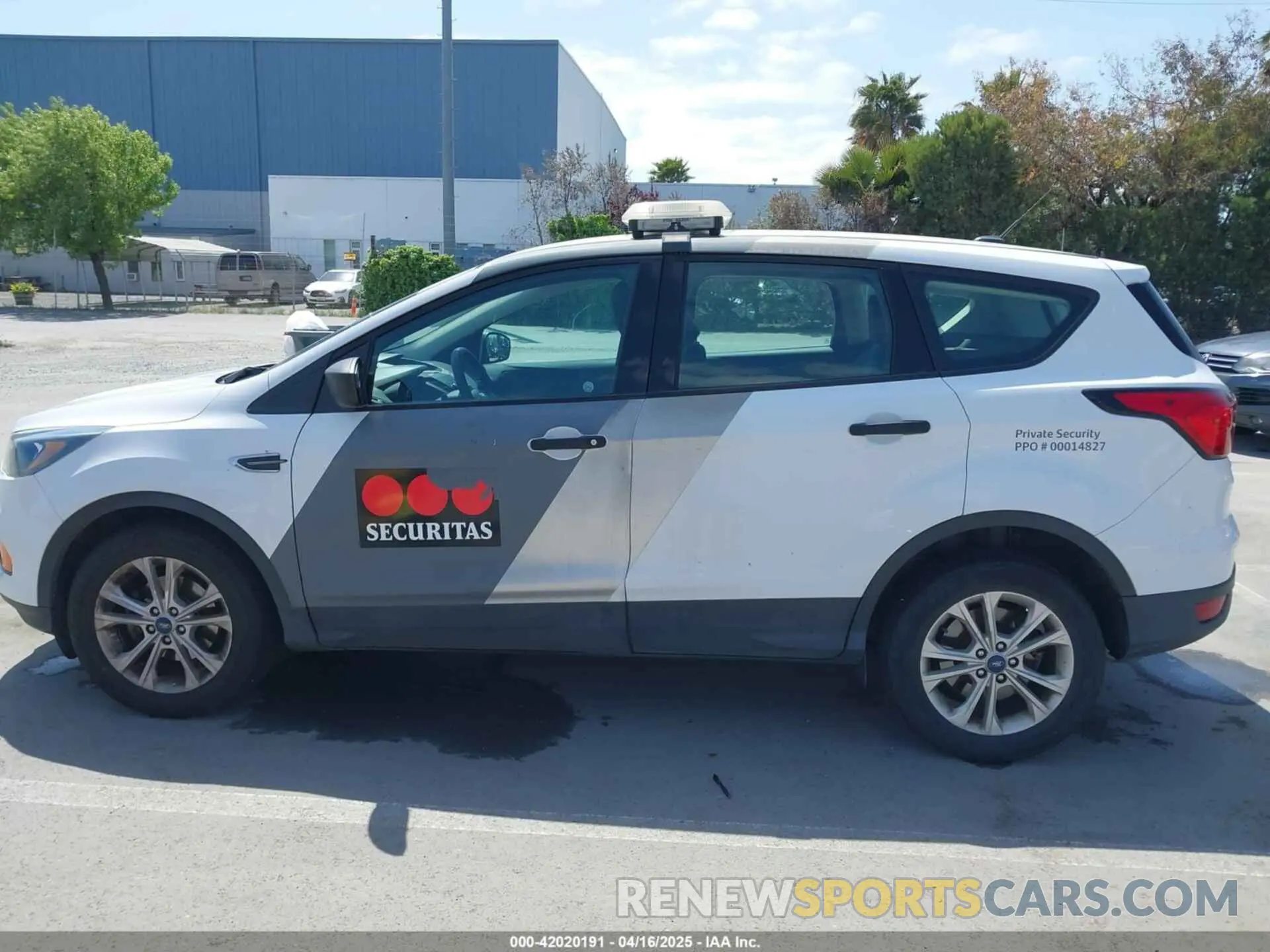 14 Фотография поврежденного автомобиля 1FMCU0F75KUA72308 FORD ESCAPE 2019