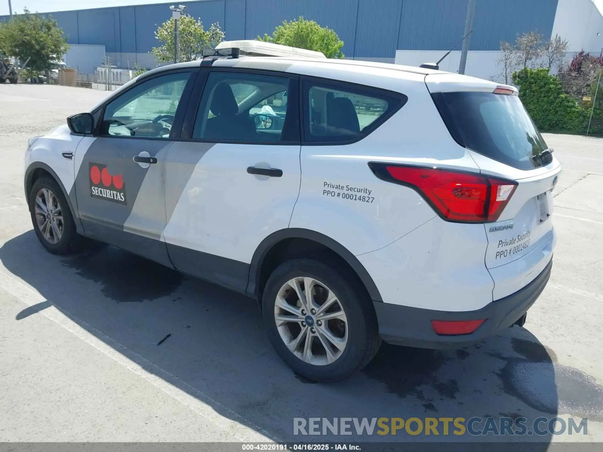 3 Фотография поврежденного автомобиля 1FMCU0F75KUA72308 FORD ESCAPE 2019