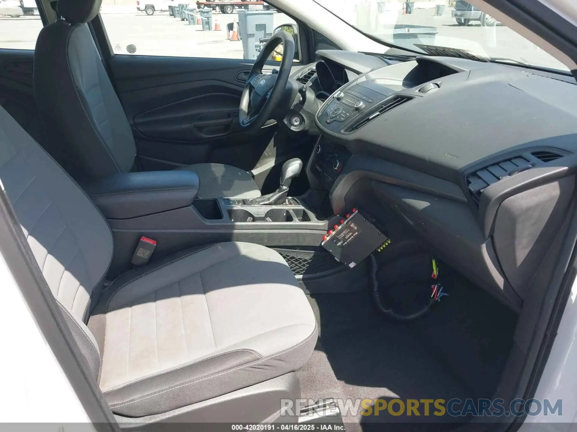 5 Фотография поврежденного автомобиля 1FMCU0F75KUA72308 FORD ESCAPE 2019