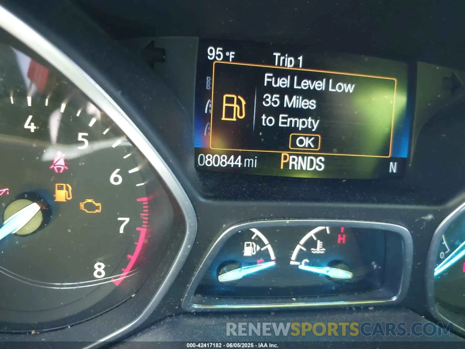 15 Photograph of a damaged car 1FMCU0F75KUB11723 FORD ESCAPE 2019