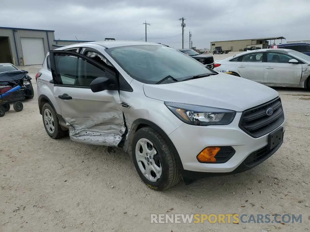 4 Фотография поврежденного автомобиля 1FMCU0F75KUC02555 FORD ESCAPE 2019