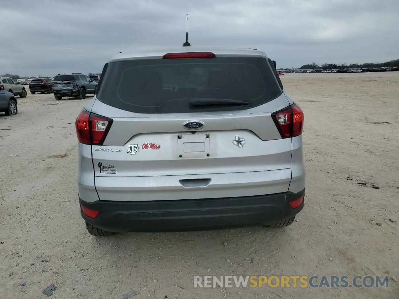 6 Фотография поврежденного автомобиля 1FMCU0F75KUC02555 FORD ESCAPE 2019