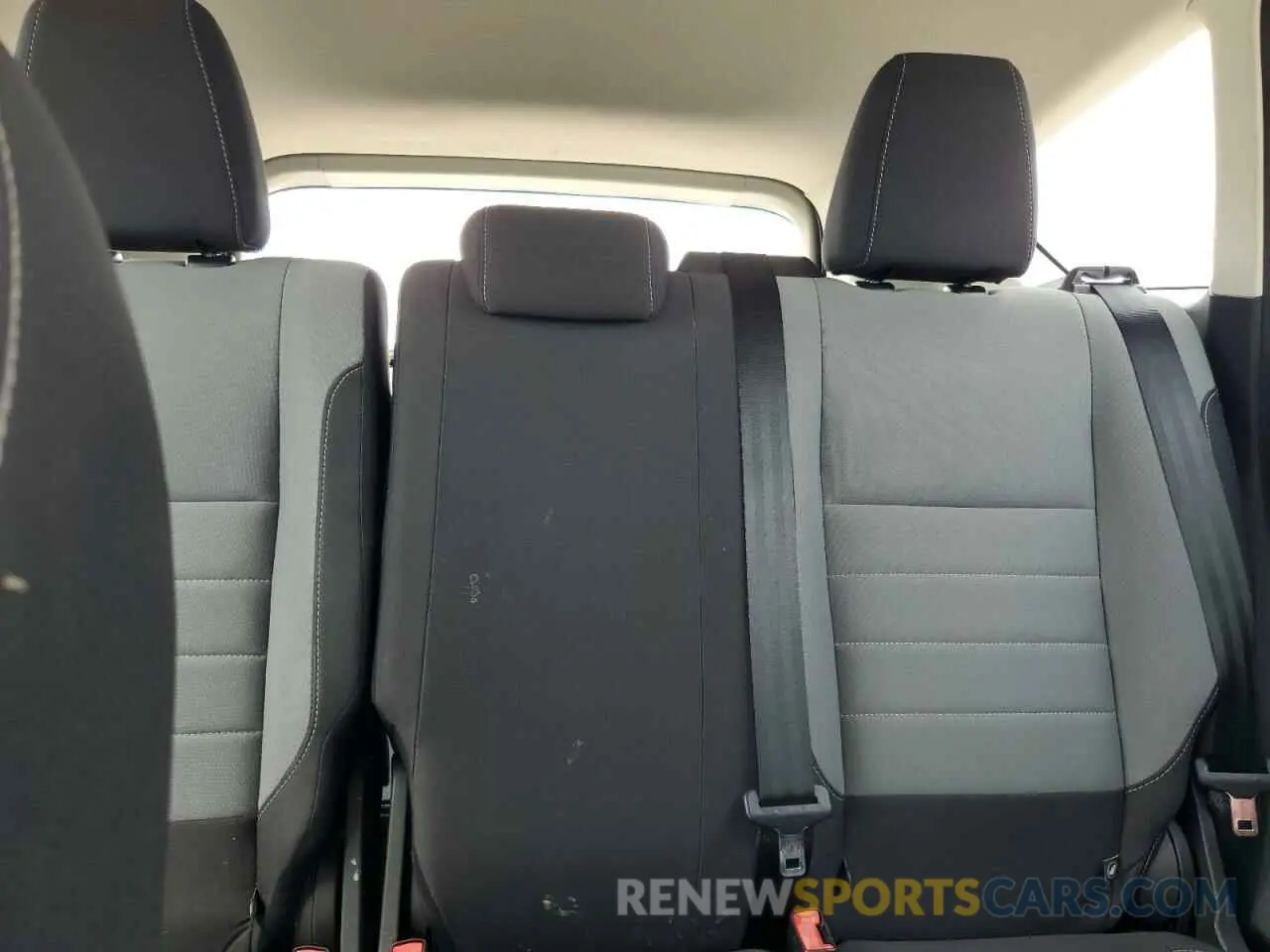 10 Photograph of a damaged car 1FMCU0F76KUA88291 FORD ESCAPE 2019