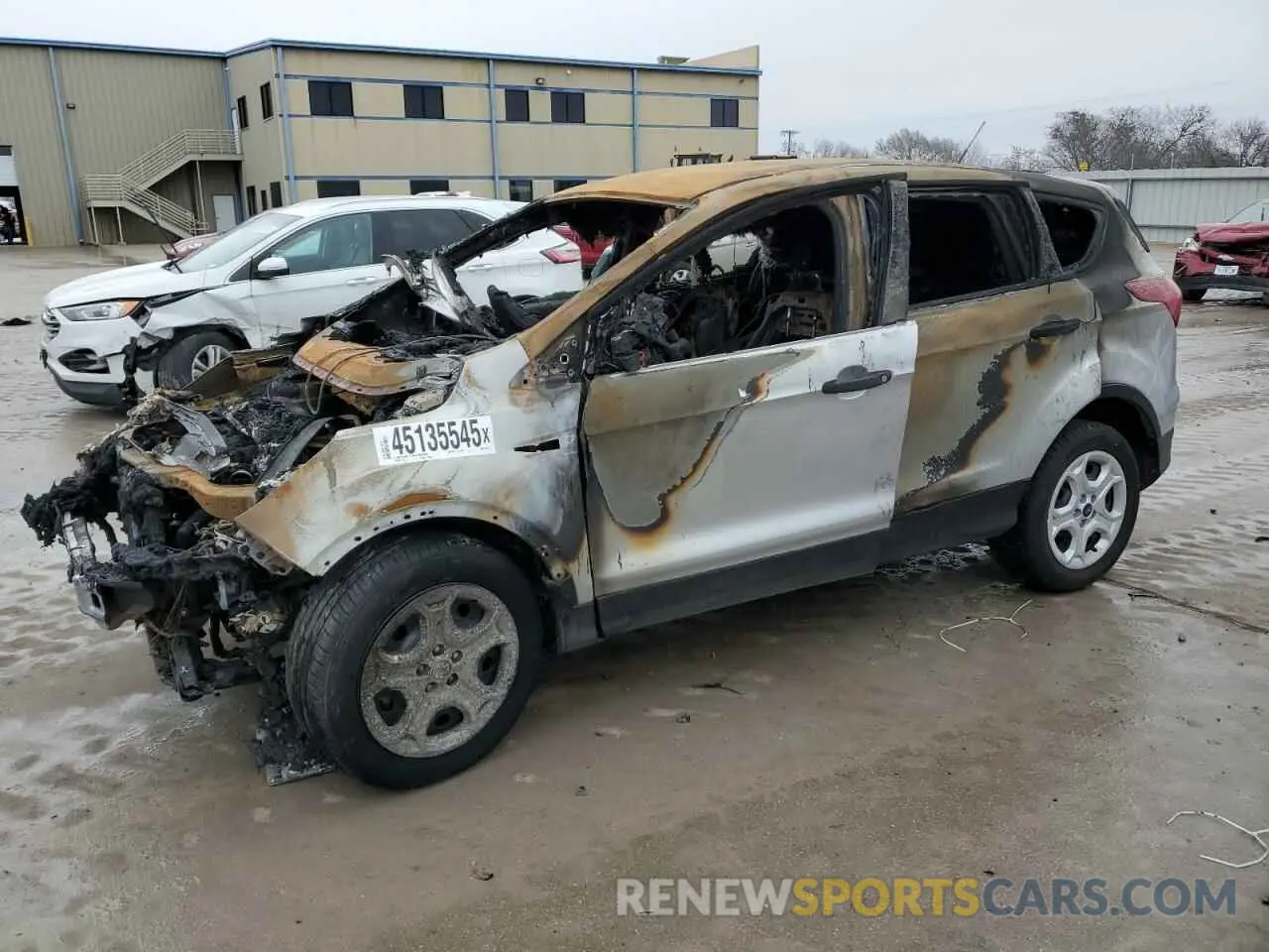1 Фотография поврежденного автомобиля 1FMCU0F76KUA99601 FORD ESCAPE 2019