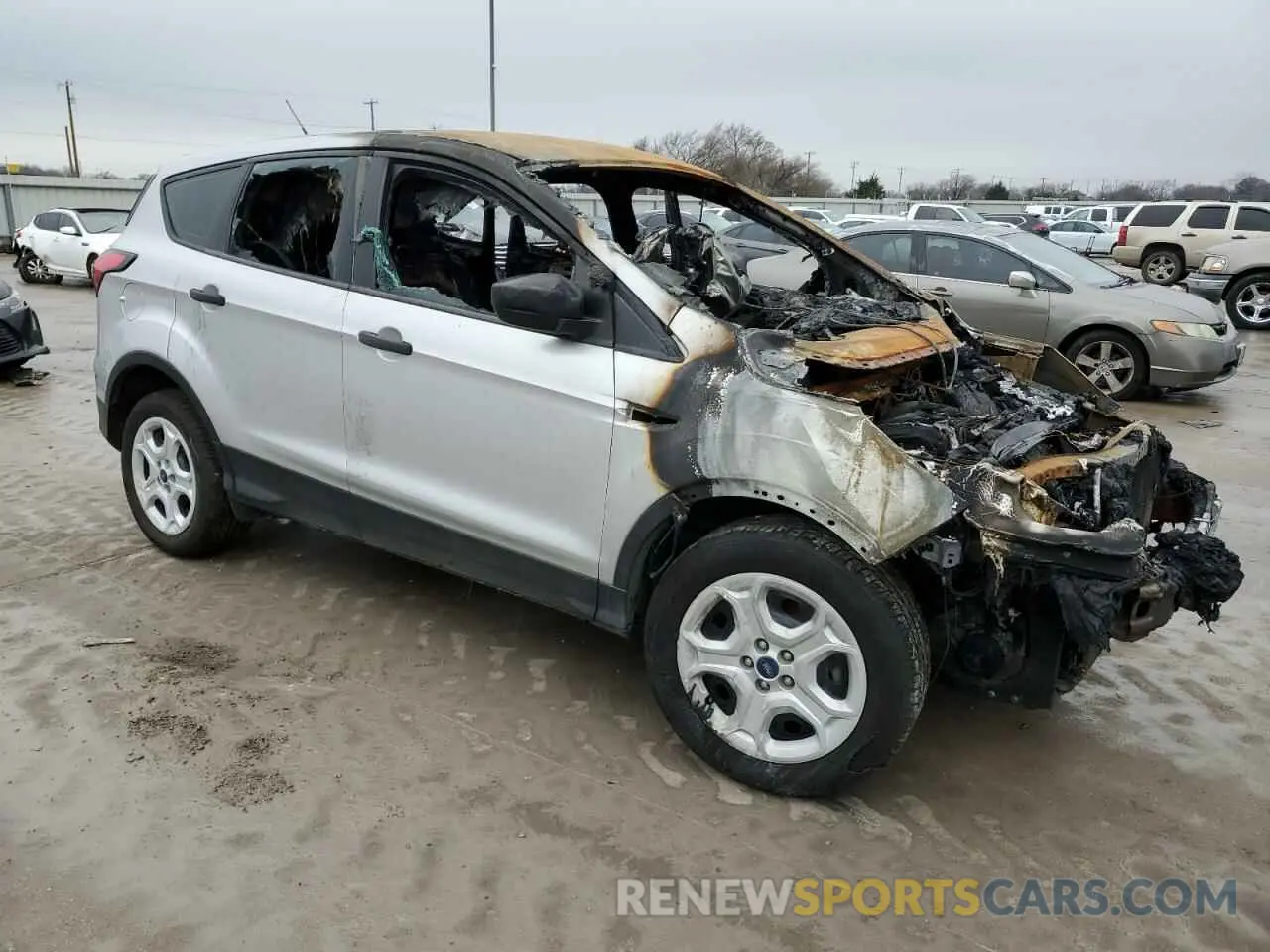 4 Фотография поврежденного автомобиля 1FMCU0F76KUA99601 FORD ESCAPE 2019