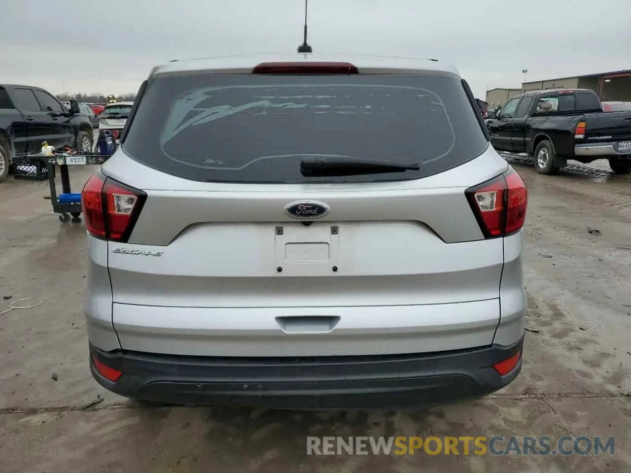 6 Фотография поврежденного автомобиля 1FMCU0F76KUA99601 FORD ESCAPE 2019