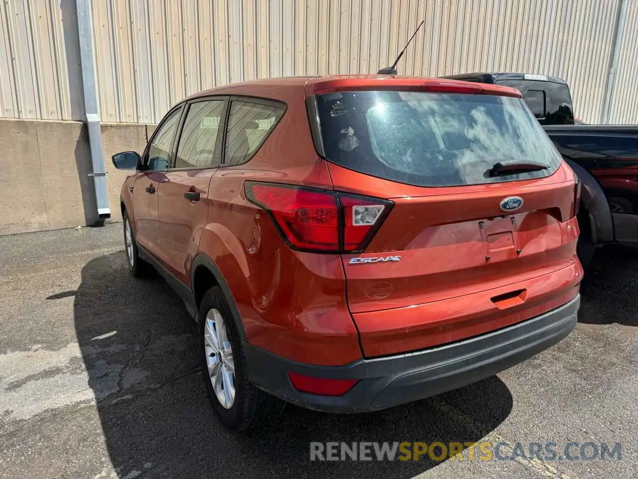 3 Photograph of a damaged car 1FMCU0F76KUB78010 FORD ESCAPE 2019