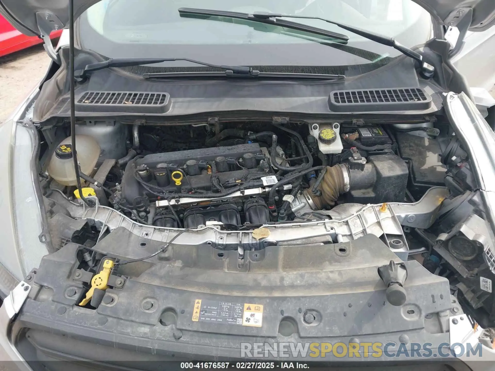 10 Photograph of a damaged car 1FMCU0F76KUB96023 FORD ESCAPE 2019